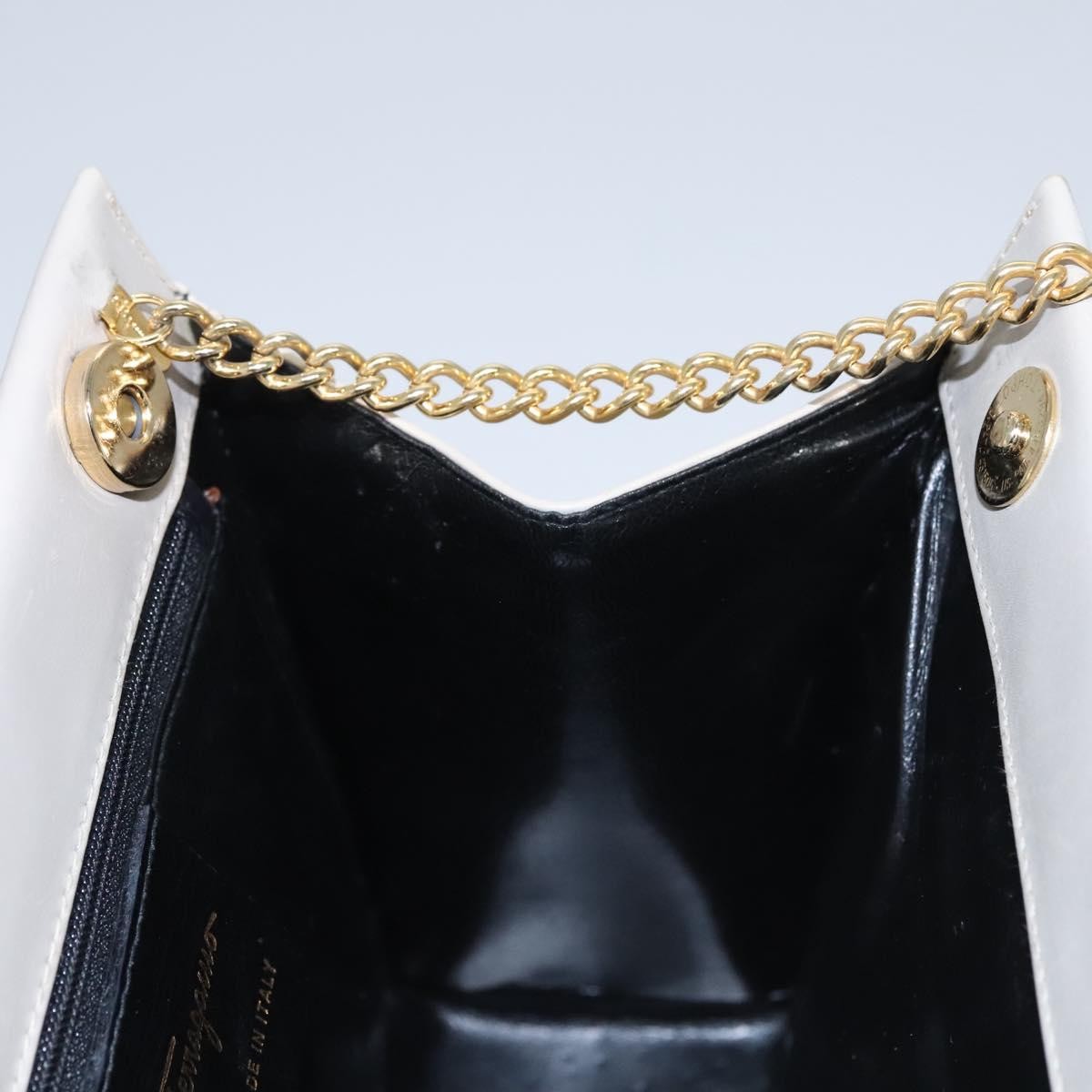 Salvatore Ferragamo Vintage Chain Leather Beige Leather Shoulder Bag Bag (Pre-Owned)