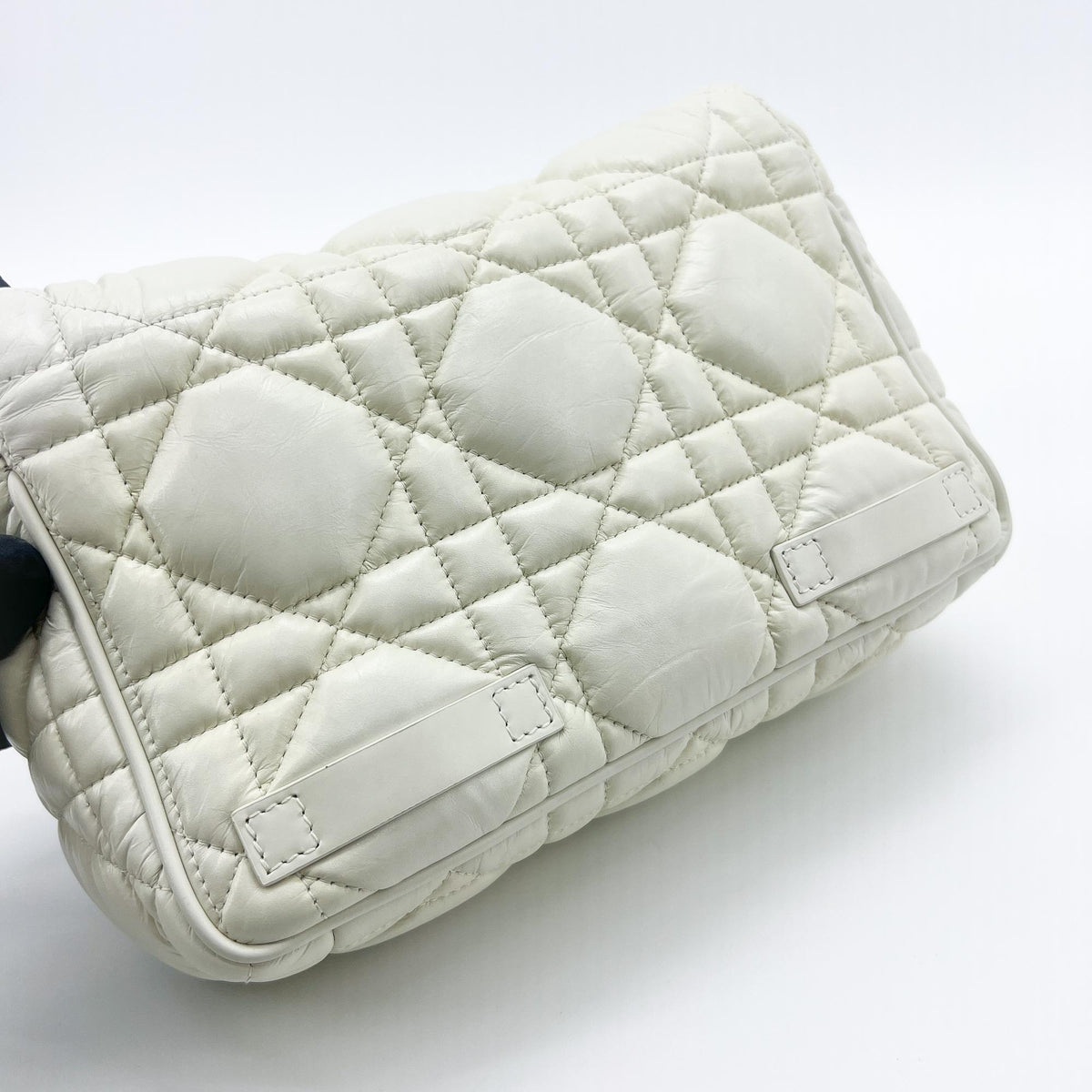 Christian Dior Diorcamp Messenger Padded Macrocannage Quilt Calfskin White Leather Shoulder Bag Bag (Pre-Owned)