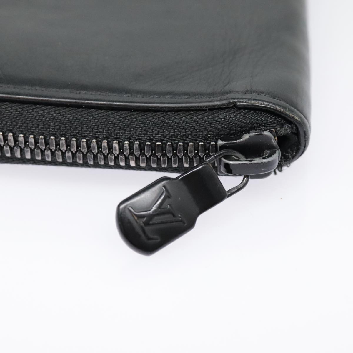 Louis Vuitton Zippy Wallet Vertical Black Leather Wallet (Pre-Owned)