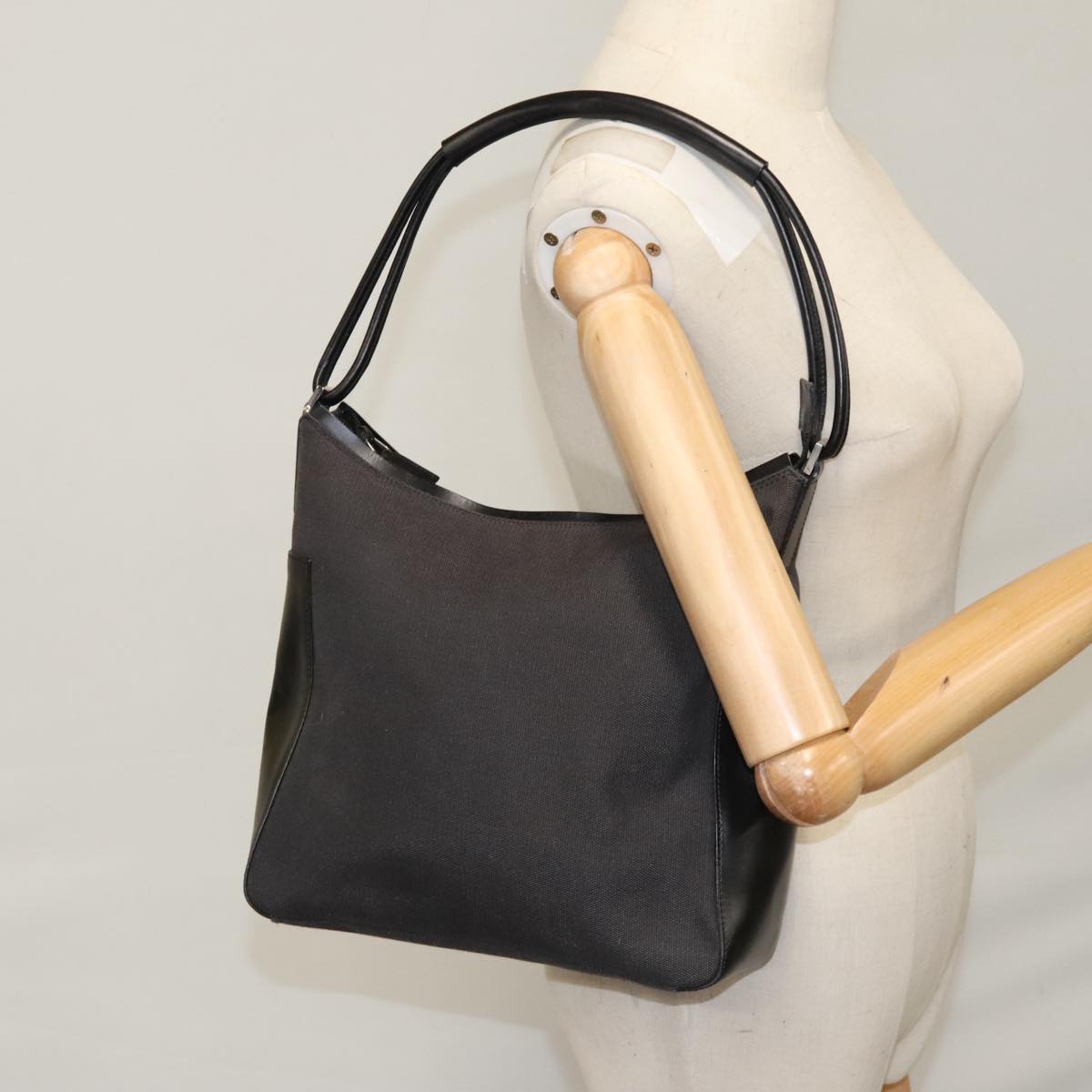 Gucci Hobo Black Canvas Shoulder Bag (Pre-Owned)