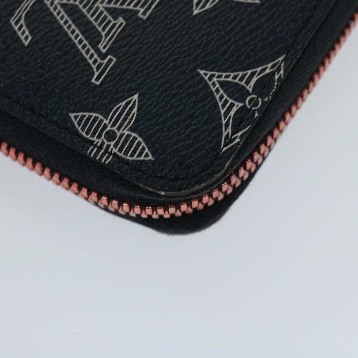 Louis Vuitton Zippy Organizer Black Canvas Wallet (Pre-Owned)