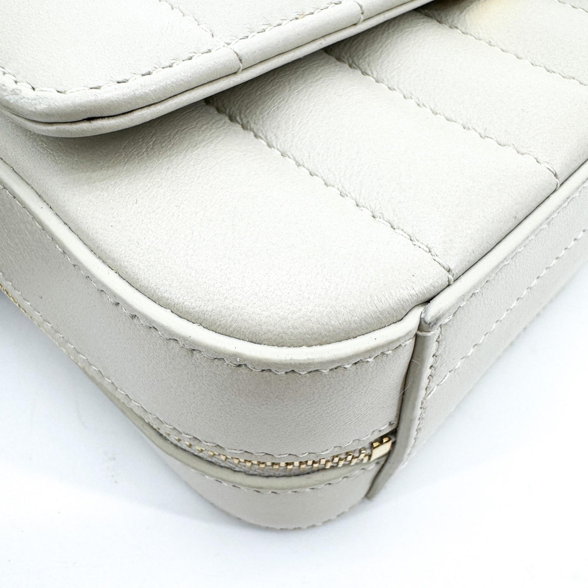 Saint Laurent Vicky Camera Vertical Quilted Leather Gray Leather Handbag (Pre-Owned)