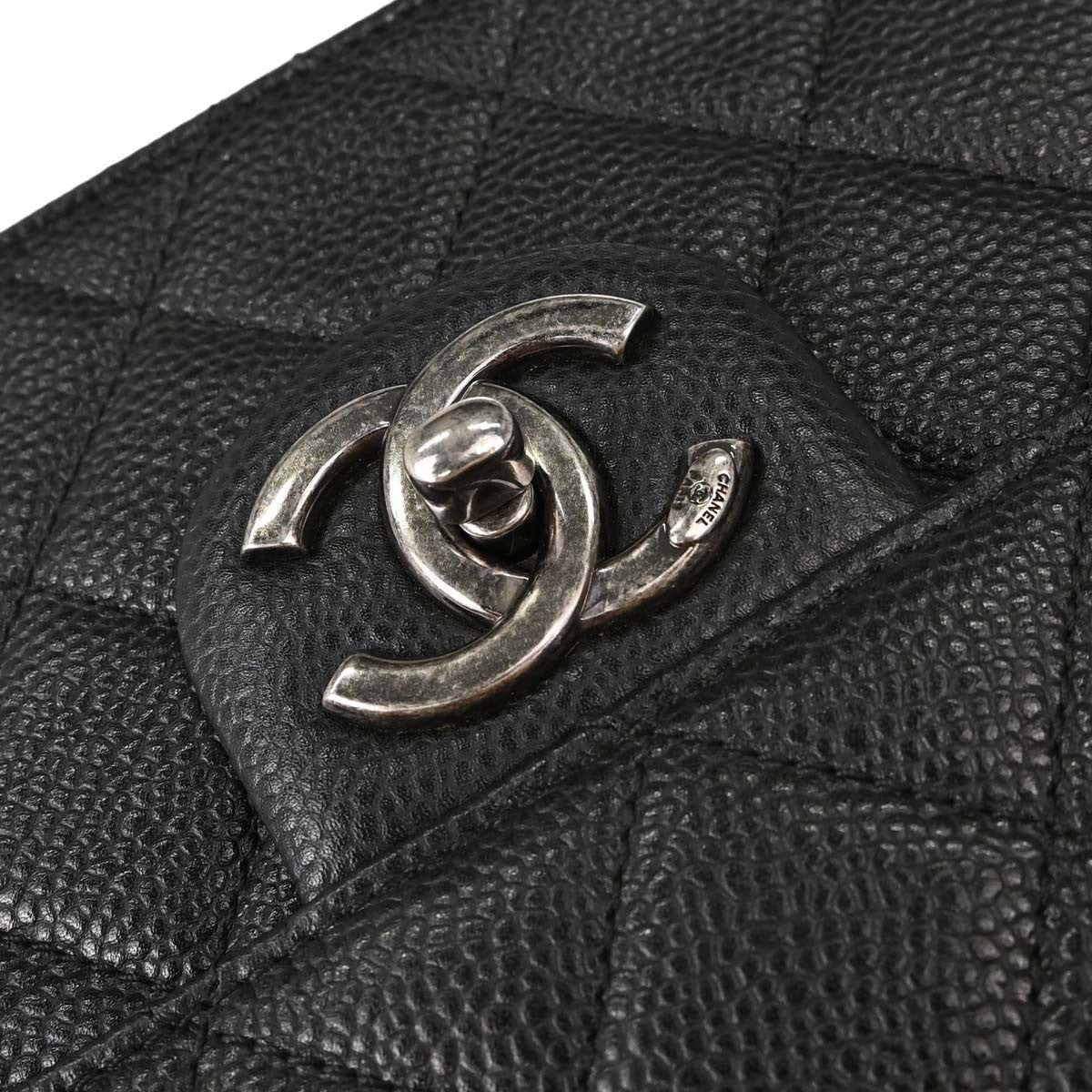Chanel Retro Class Flap Quilted Caviar Black Leather Handbag (Pre-Owned)