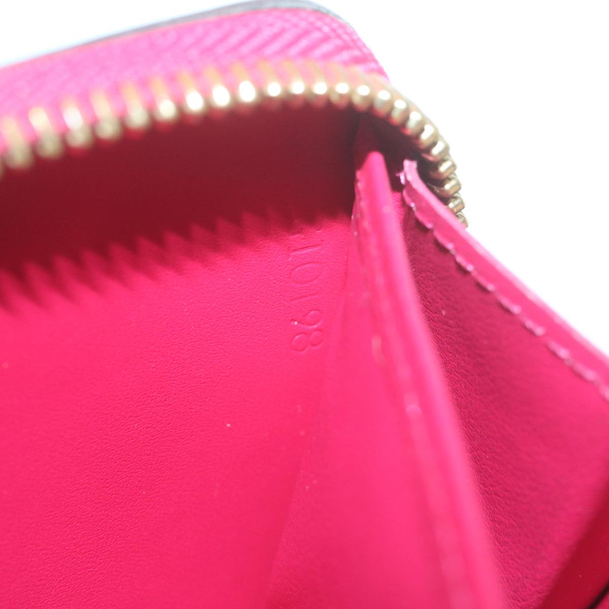 Louis Vuitton Zippy Wallet Pink Patent Leather Wallet (Pre-Owned)