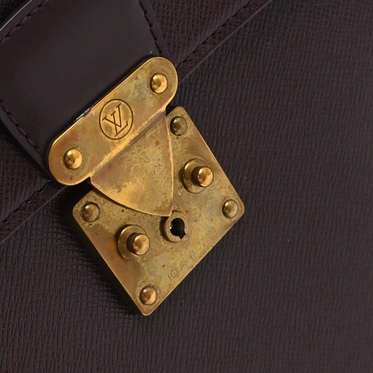 Louis Vuitton Serviette Moskova Taiga Leather Purple Leather Briefcase Bag (Pre-Owned)