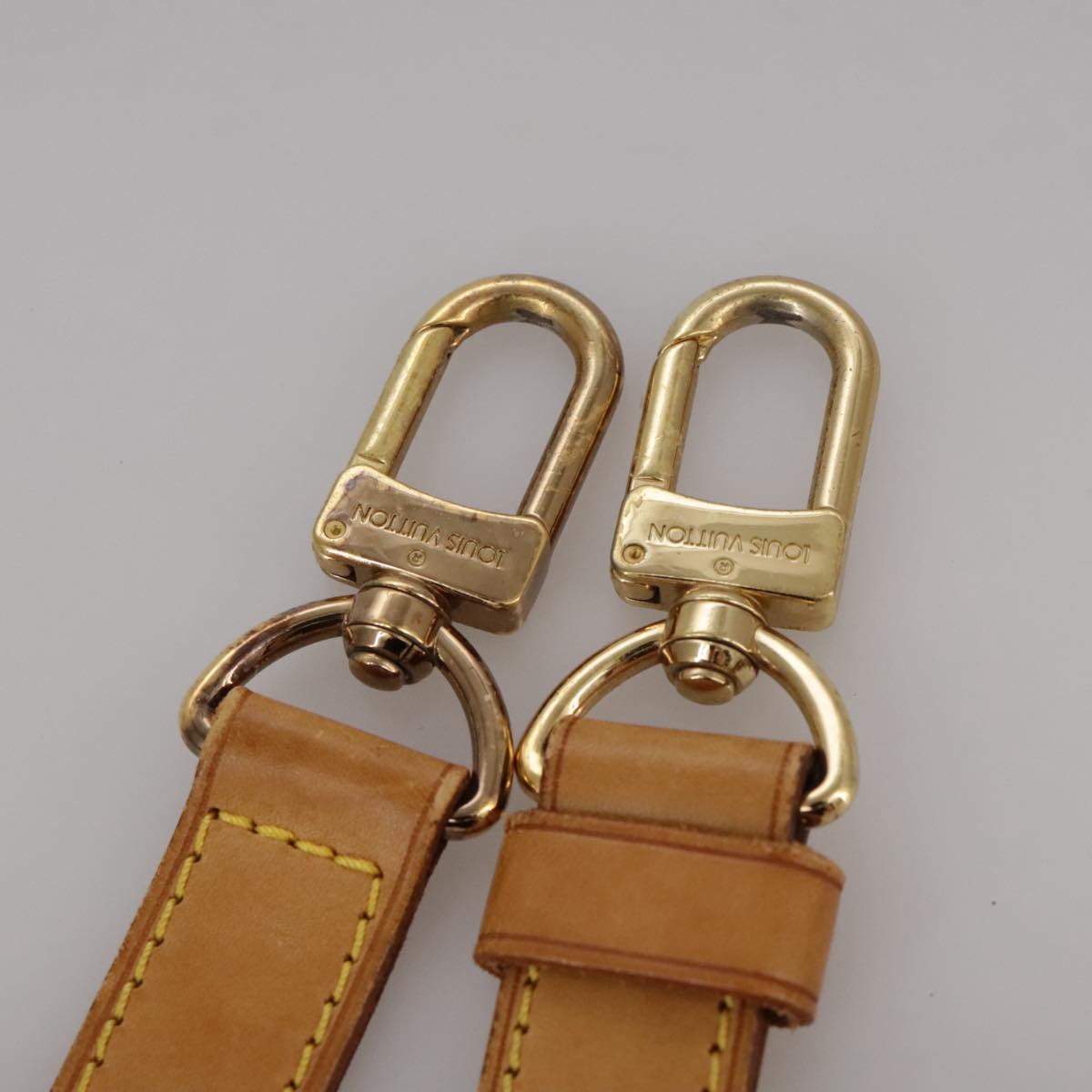 Louis Vuitton Shoulder Strap Beige Leather Bag Jewelry (Pre-Owned)