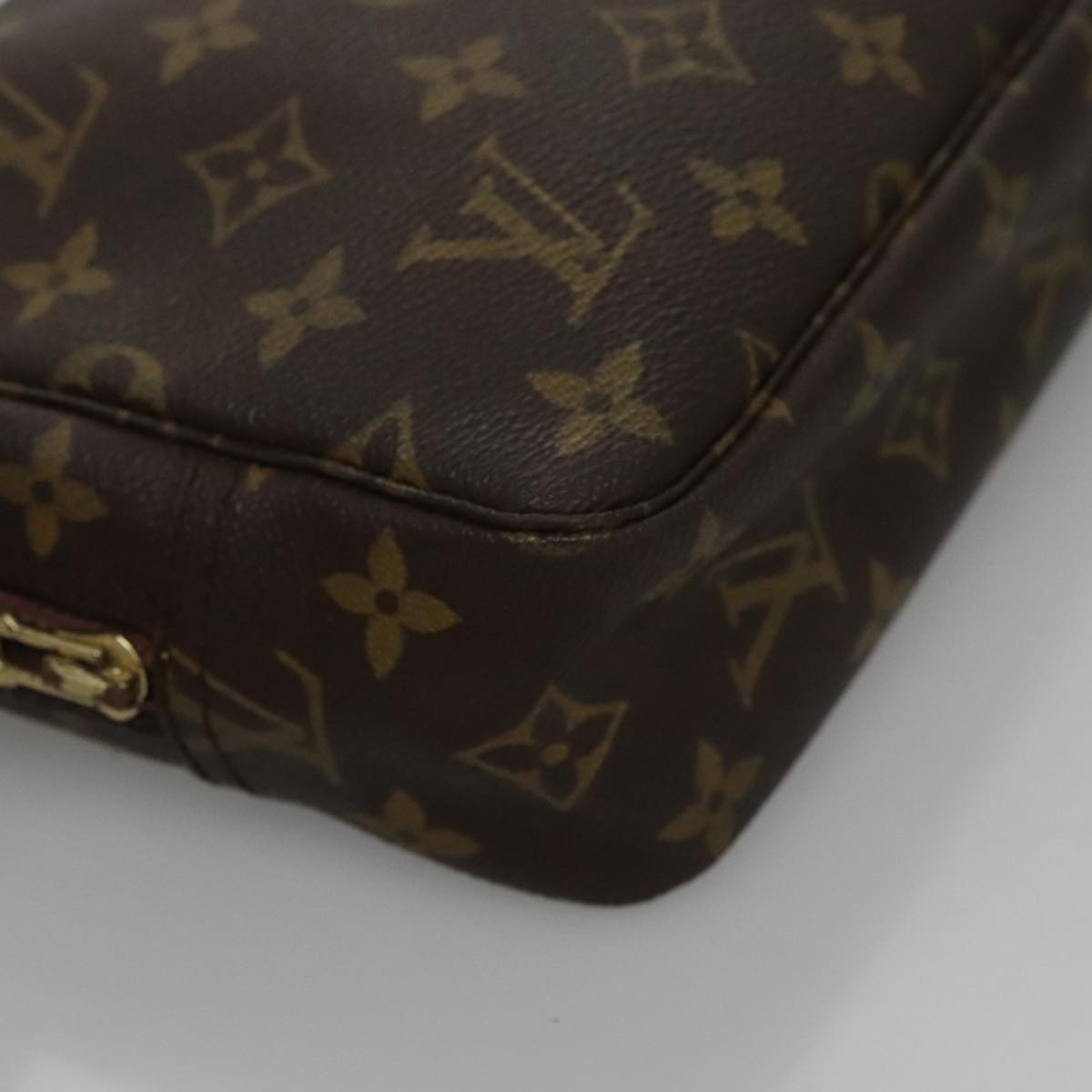 Louis Vuitton Truth Toilette 23 Brown Canvas Clutch Bag (Pre-Owned)