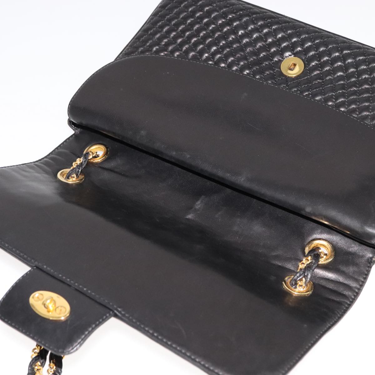 Bally Black Leather Shoulder Bag (Pre-Owned)