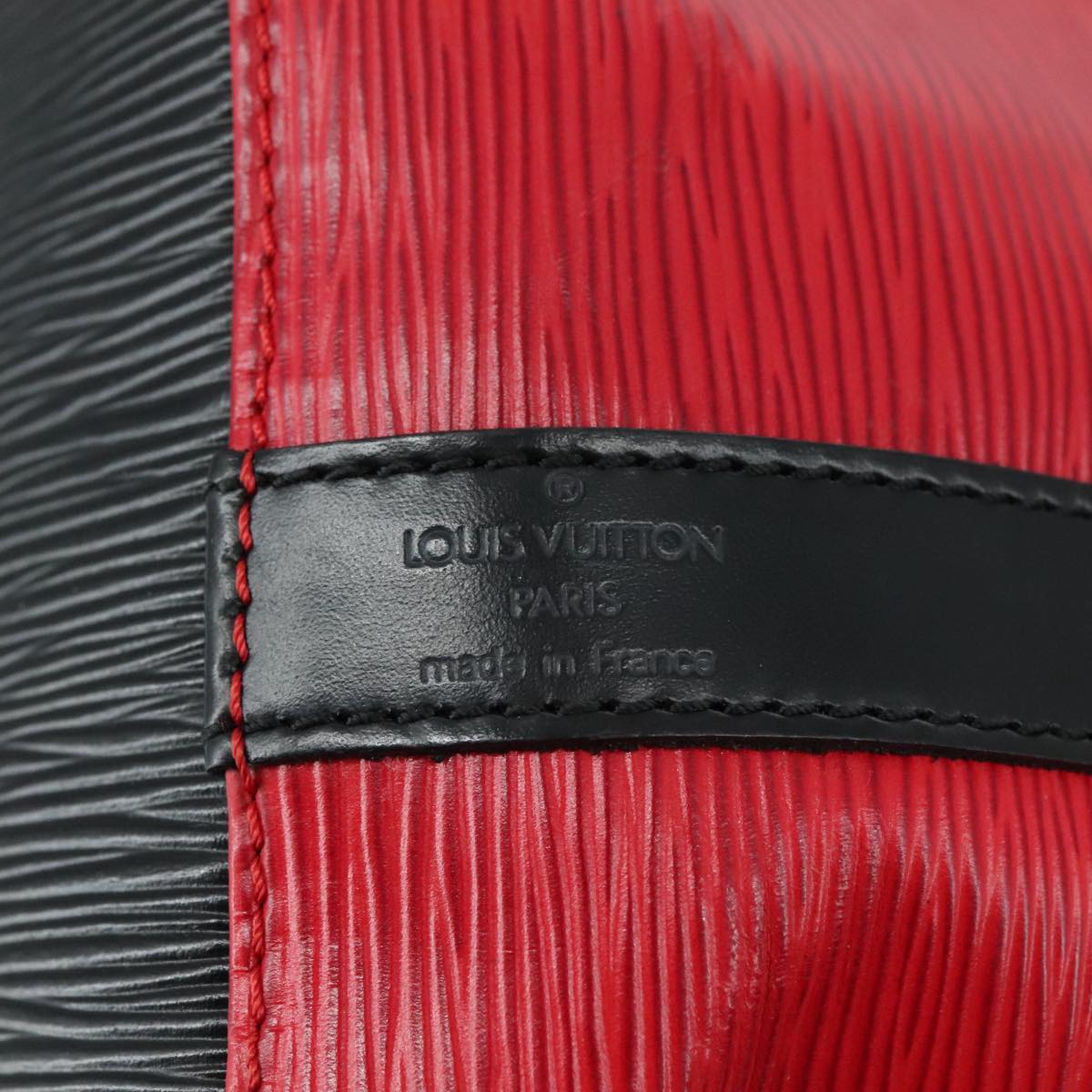 Louis Vuitton Noe Red Leather Shoulder Bag (Pre-Owned)