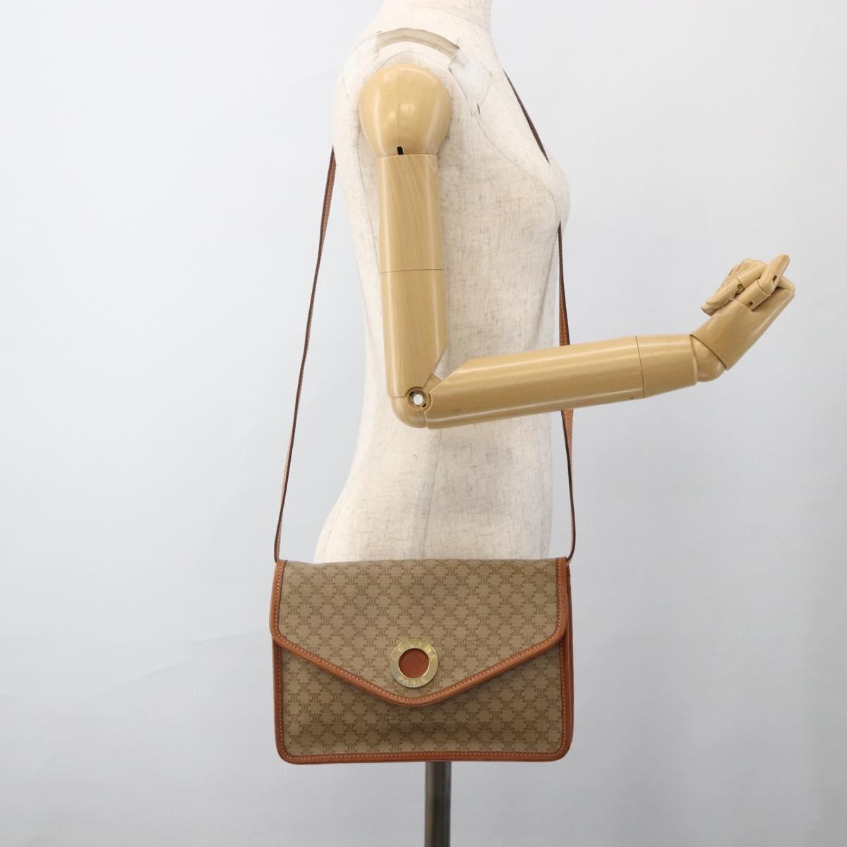 Celine Vintage Macadam Circle Logo Canvas And Leather Beige Canvas Shoulder Bag Bag (Pre-Owned)