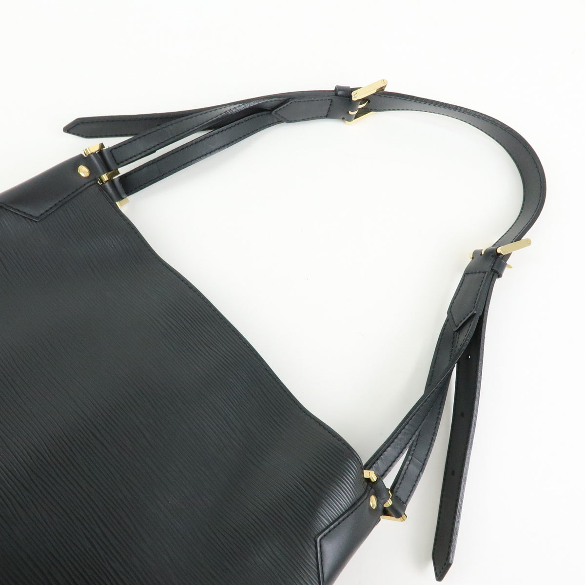 Louis Vuitton Mandara Epi Leather Black Leather Shoulder Bag Bag (Pre-Owned)