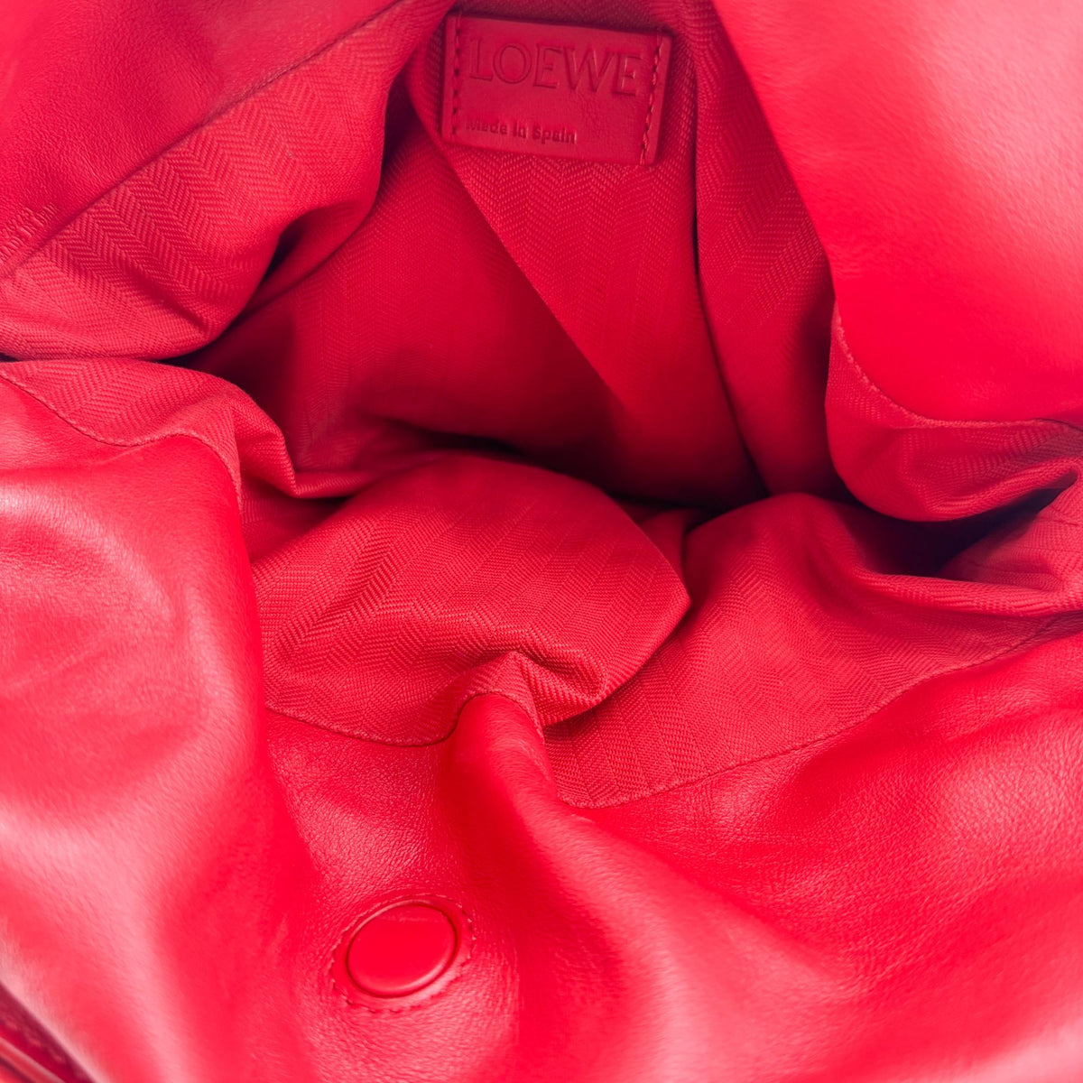 Loewe Monochrome Flamenco Convertible Clutch Leather Red Leather Clutche & Pouche Bag (Pre-Owned)