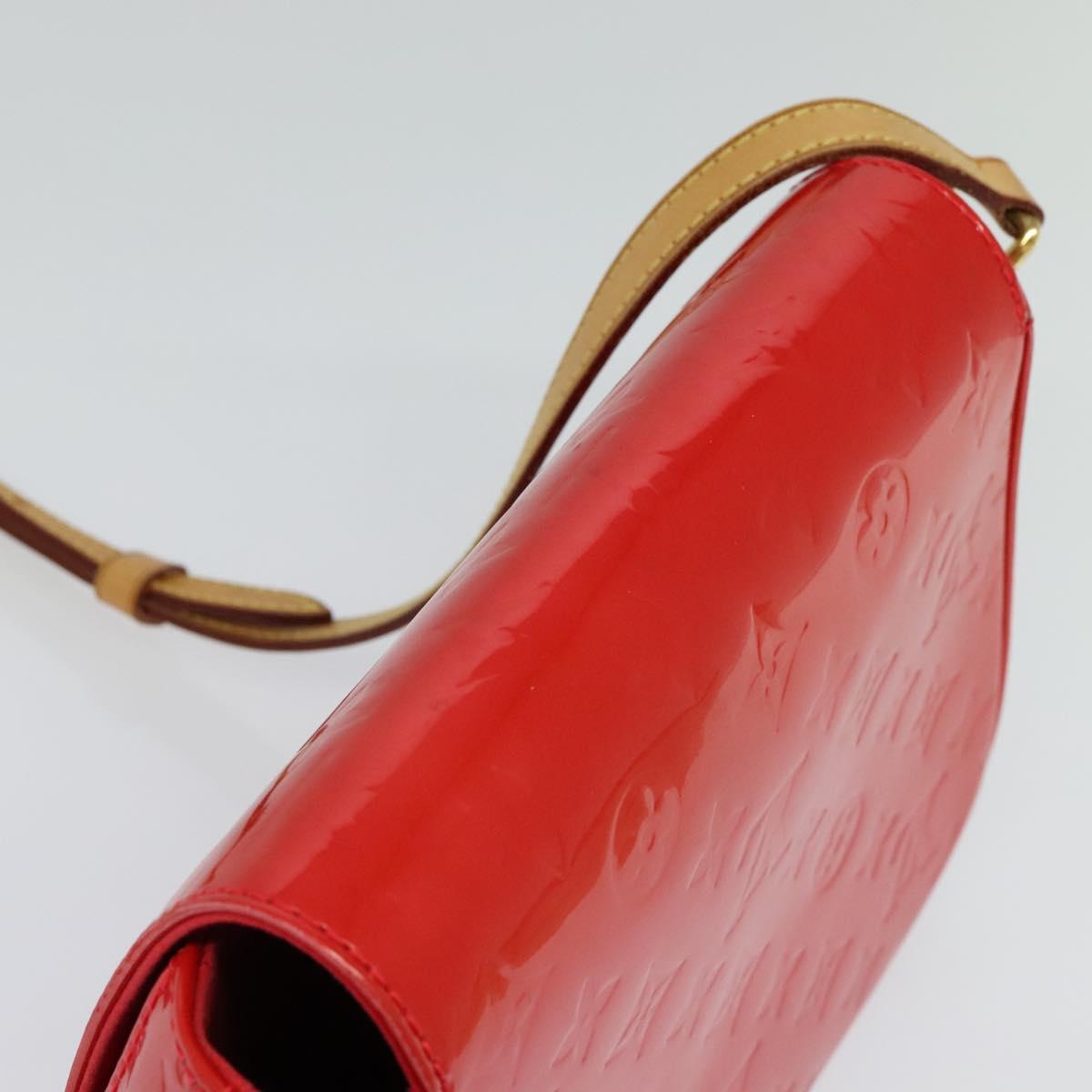 Louis Vuitton Bellflower Red Patent Leather Shoulder Bag (Pre-Owned)