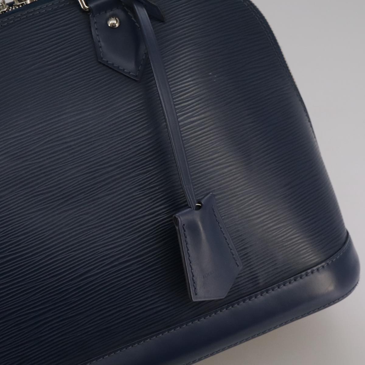 Louis Vuitton Alma Black Leather Handbag (Pre-Owned)