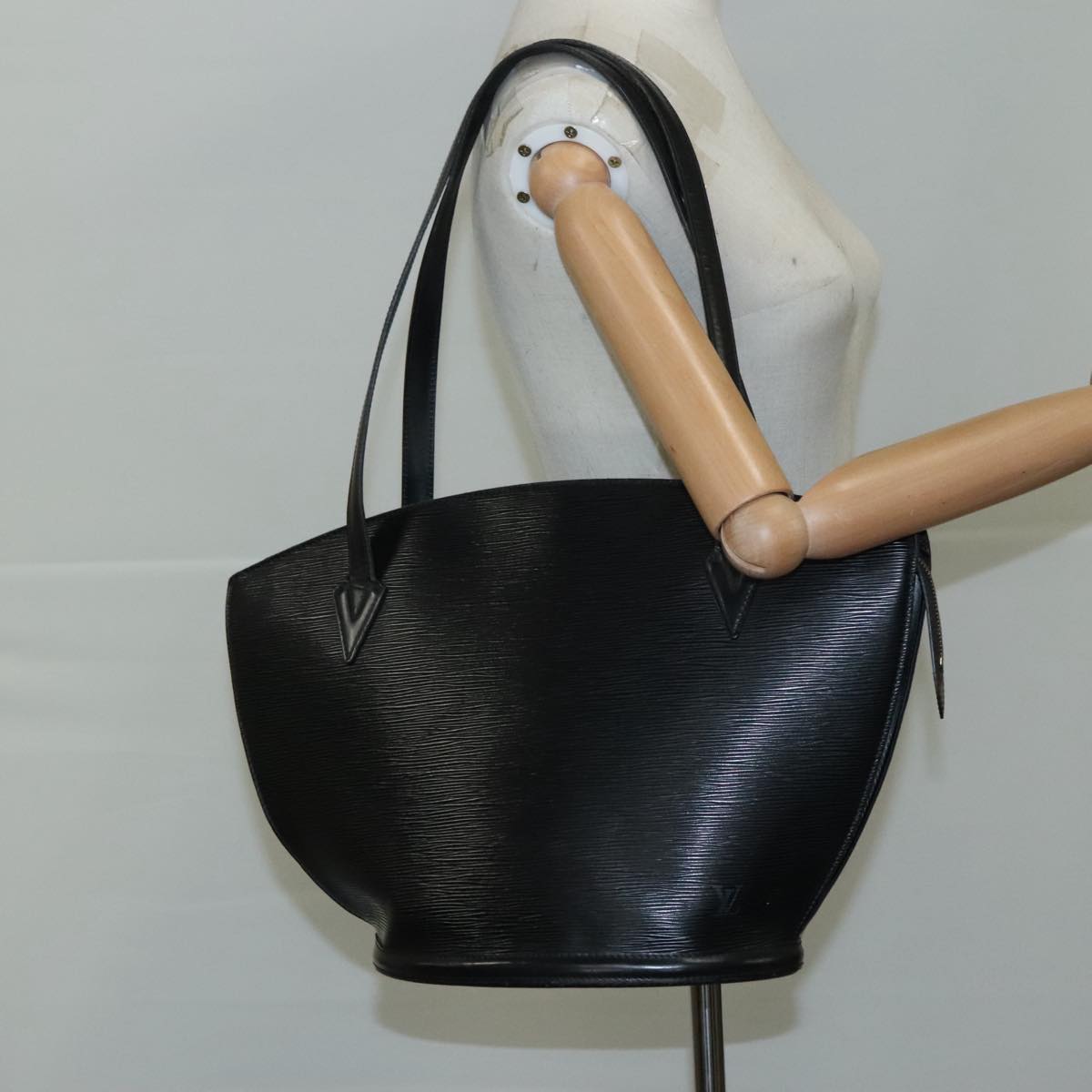Louis Vuitton Saint Jacques Black Leather Shoulder Bag (Pre-Owned)
