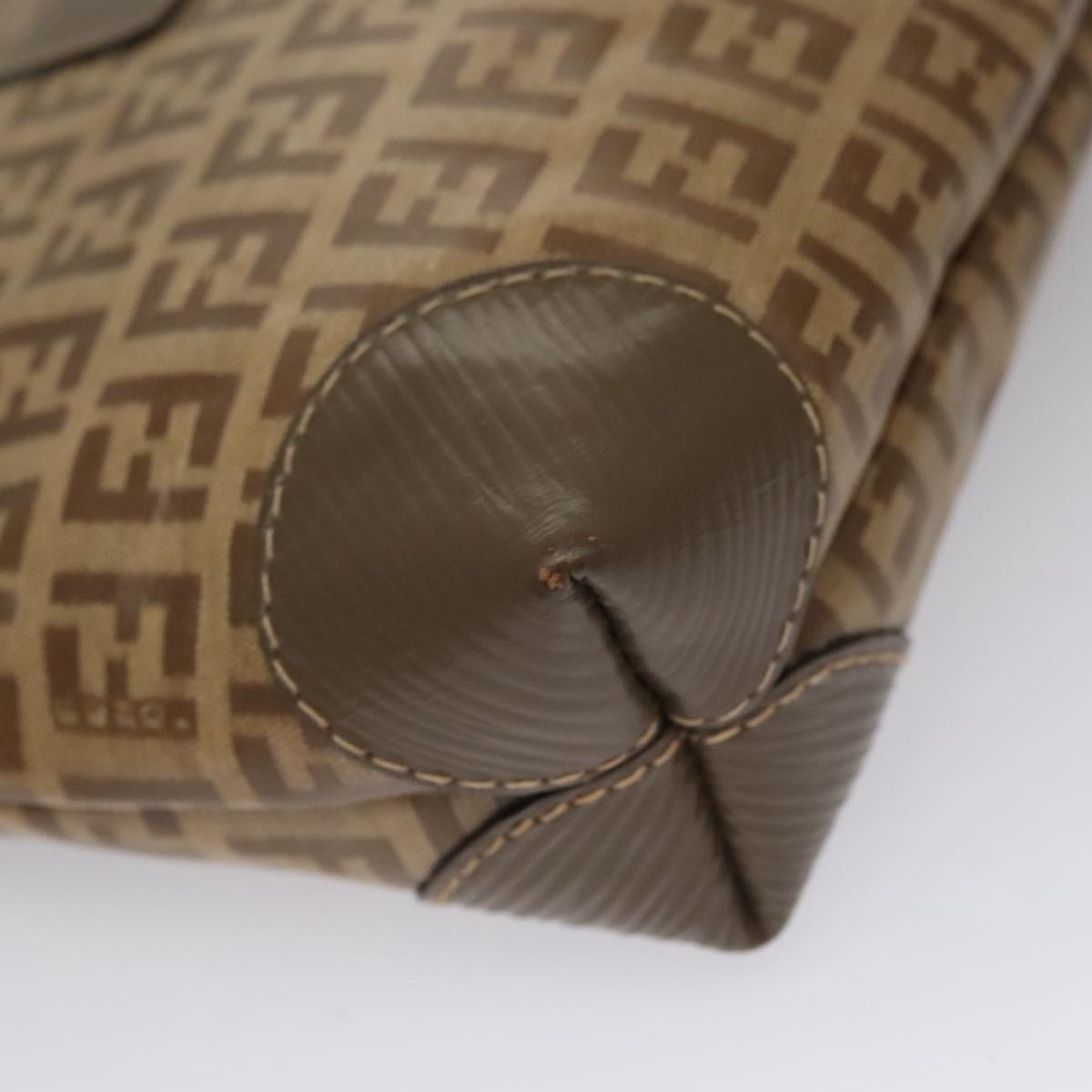 Fendi Beige Canvas Shoulder Bag (Pre-Owned)
