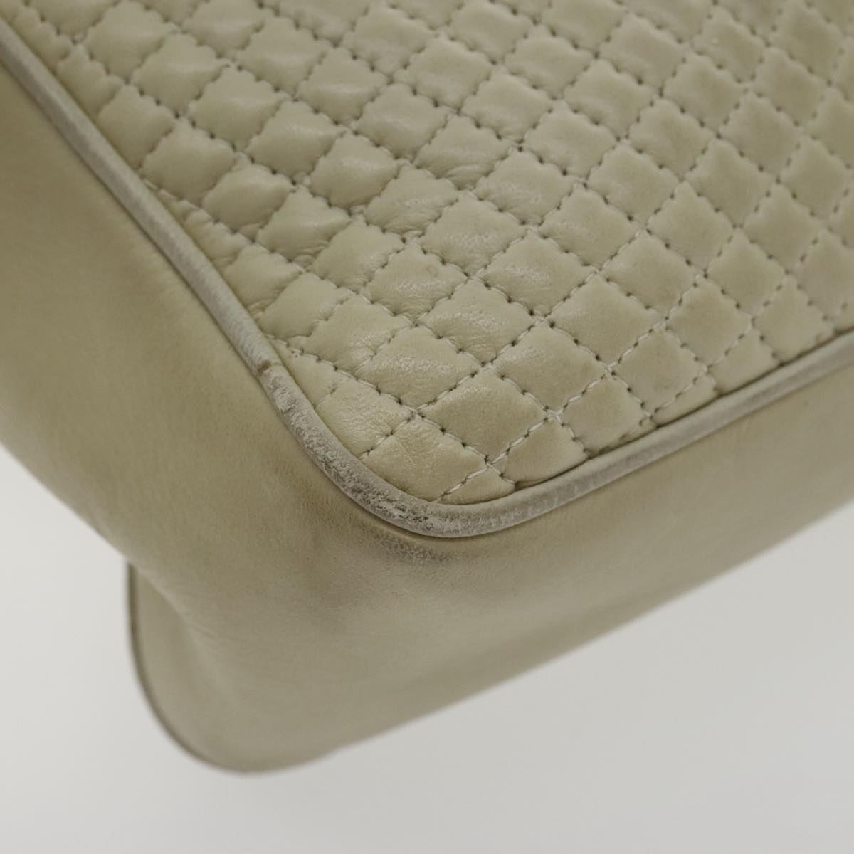 Bally Beige Leather Shoulder Bag (Pre-Owned)