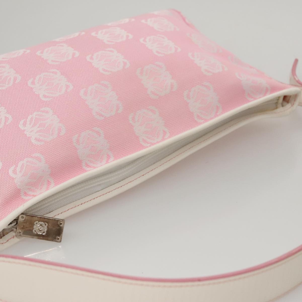 Loewe Anagram Pink Canvas Shoulder Bag (Pre-Owned)