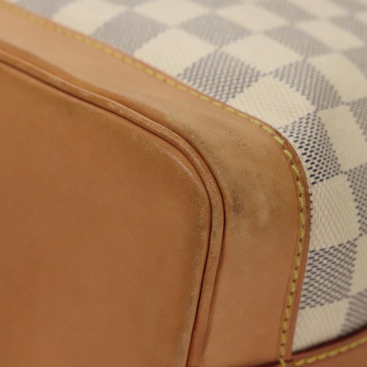 Louis Vuitton Noé White Canvas Shoulder Bag (Pre-Owned)