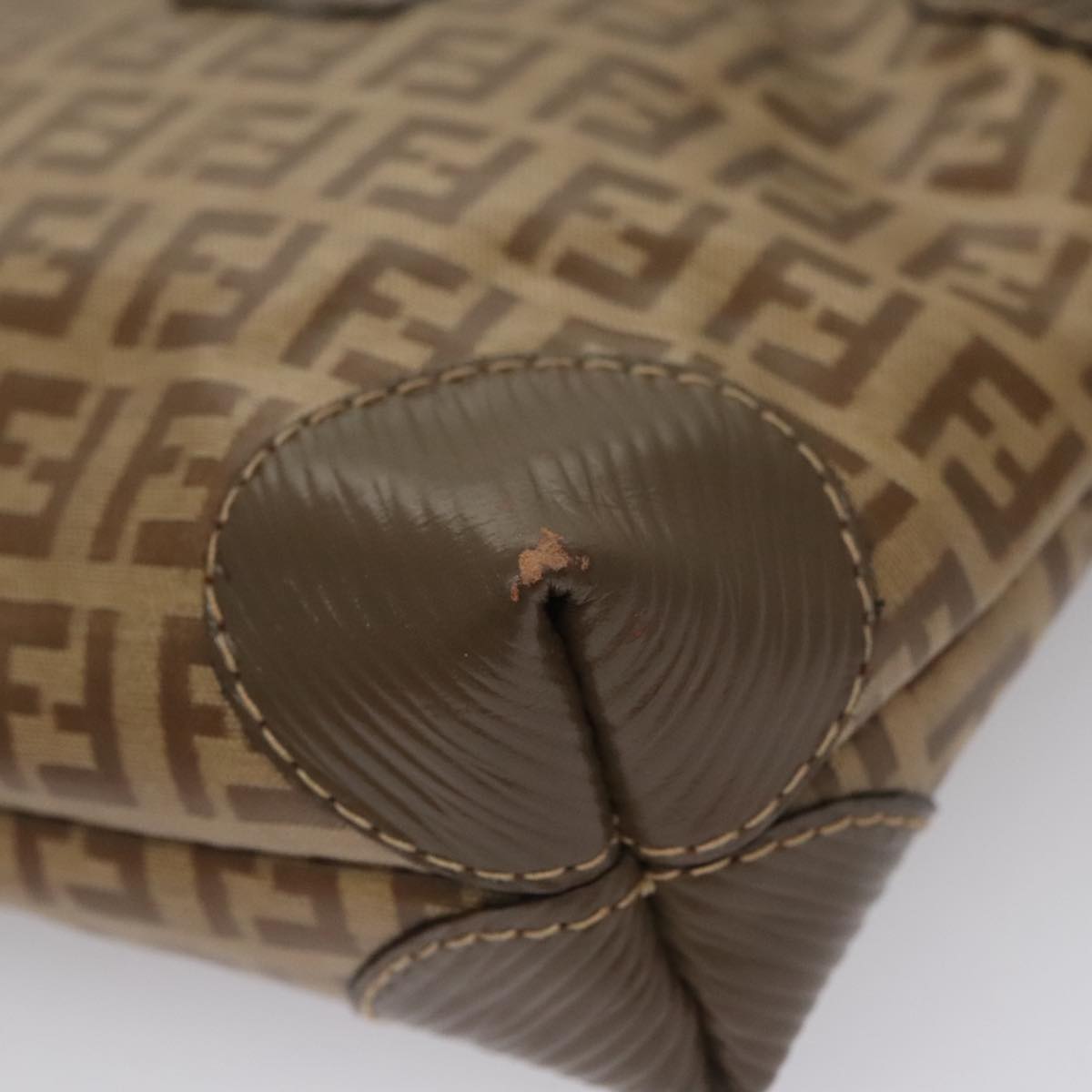 Fendi Beige Canvas Shoulder Bag (Pre-Owned)