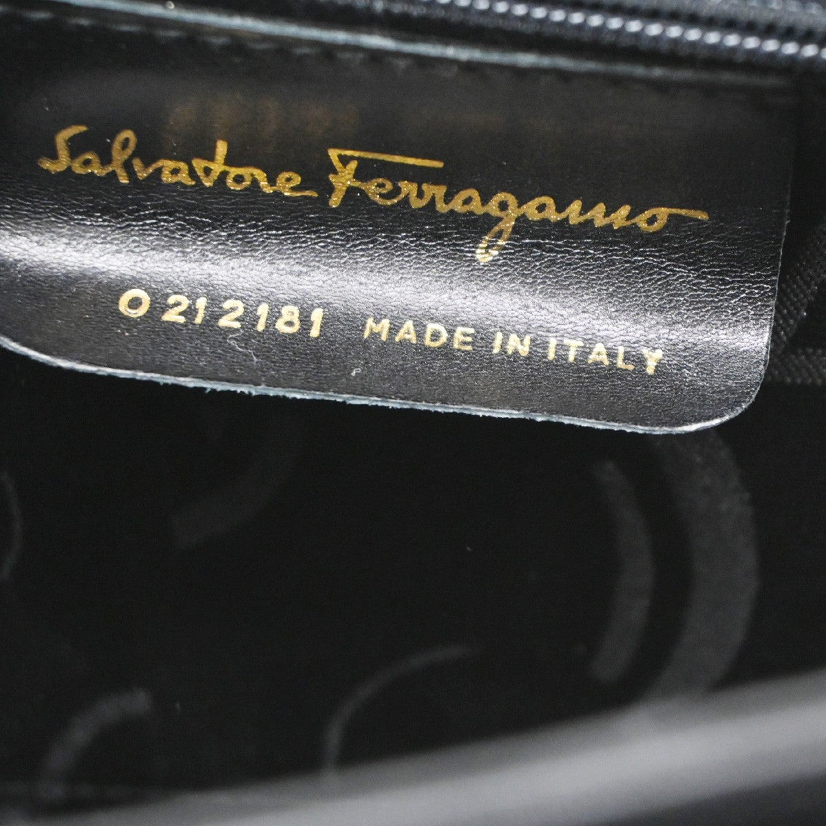 Salvatore Ferragamo Convertible Top Handle Leather Black Leather Handbag (Pre-Owned)