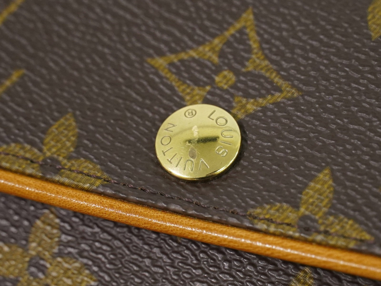 Louis Vuitton Florentine Pochette Canvas Brown Canvas Clutche & Pouche Bag (Pre-Owned)