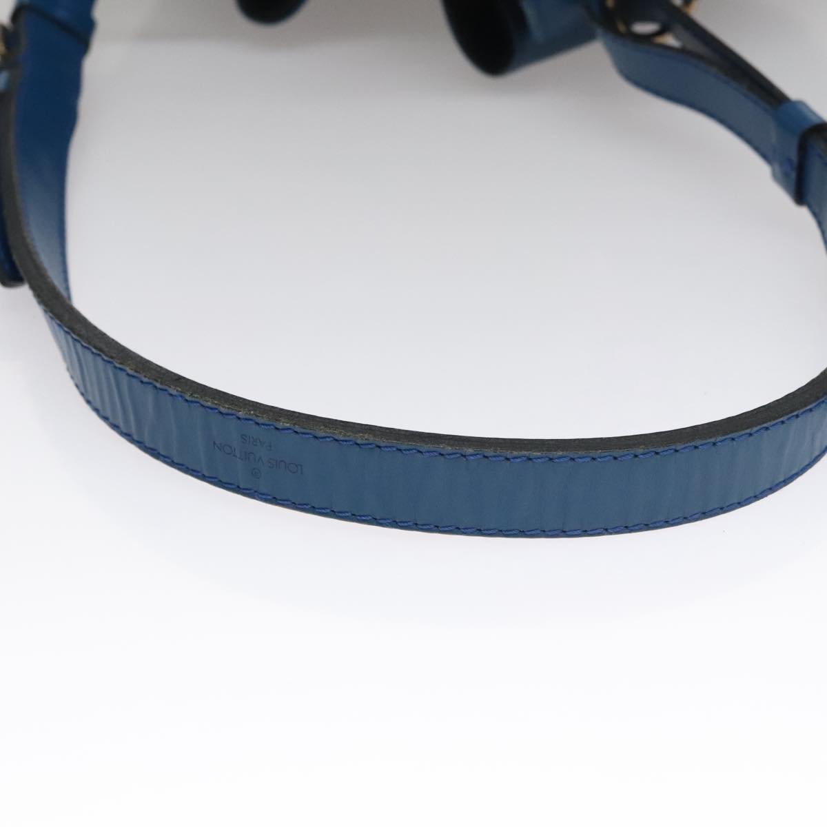 Louis Vuitton Petit Noé Blue Leather Shoulder Bag (Pre-Owned)