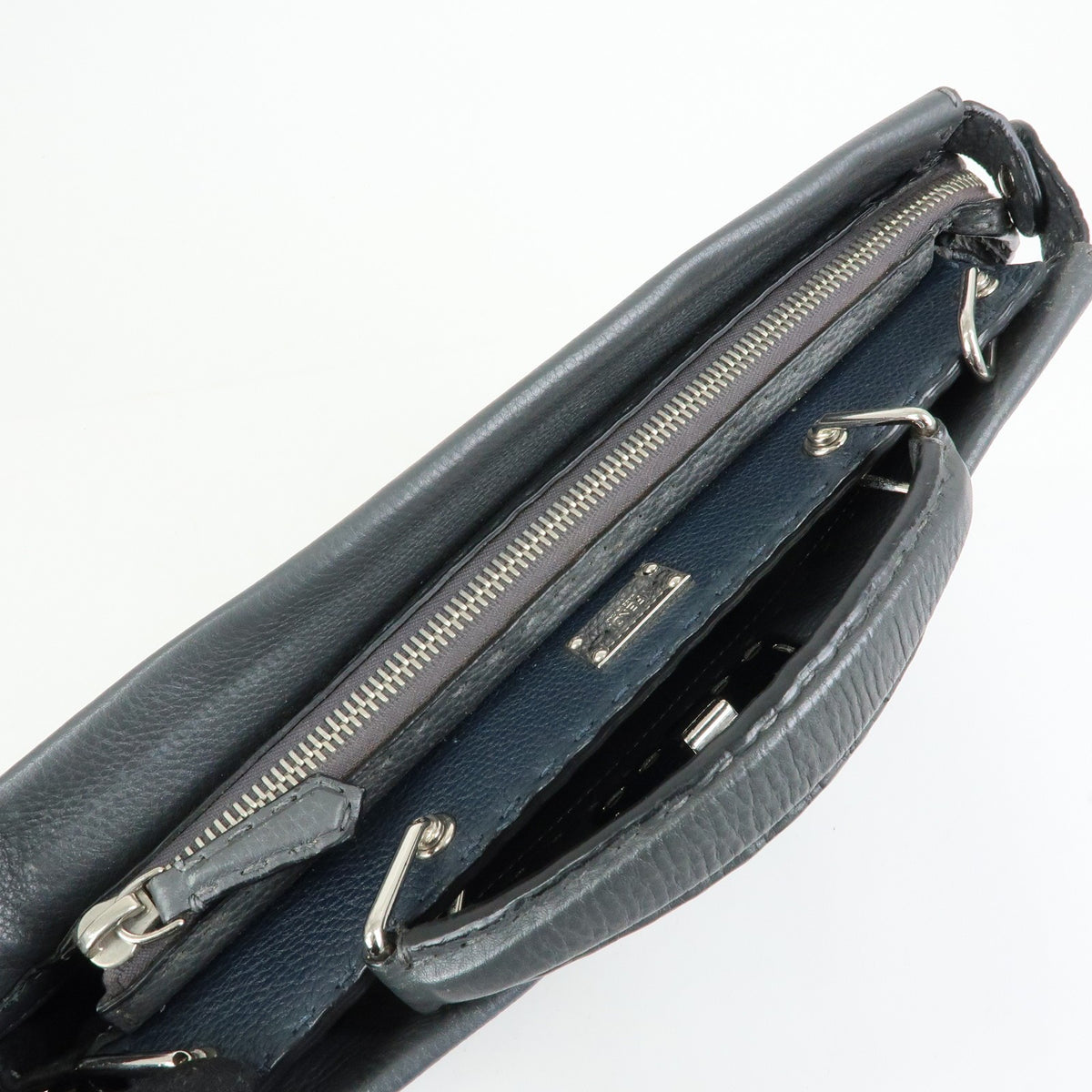 Fendi Selleria Peekaboo Grainy Leather Gray Leather Handbag (Pre-Owned)