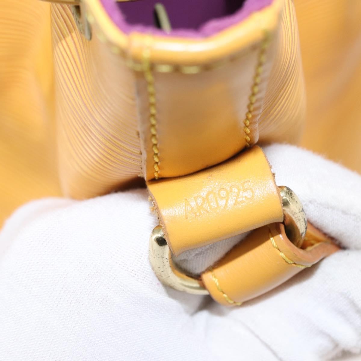 Louis Vuitton Noe Epi Leather Yellow Leather Shoulder Bag Bag (Pre-Owned)