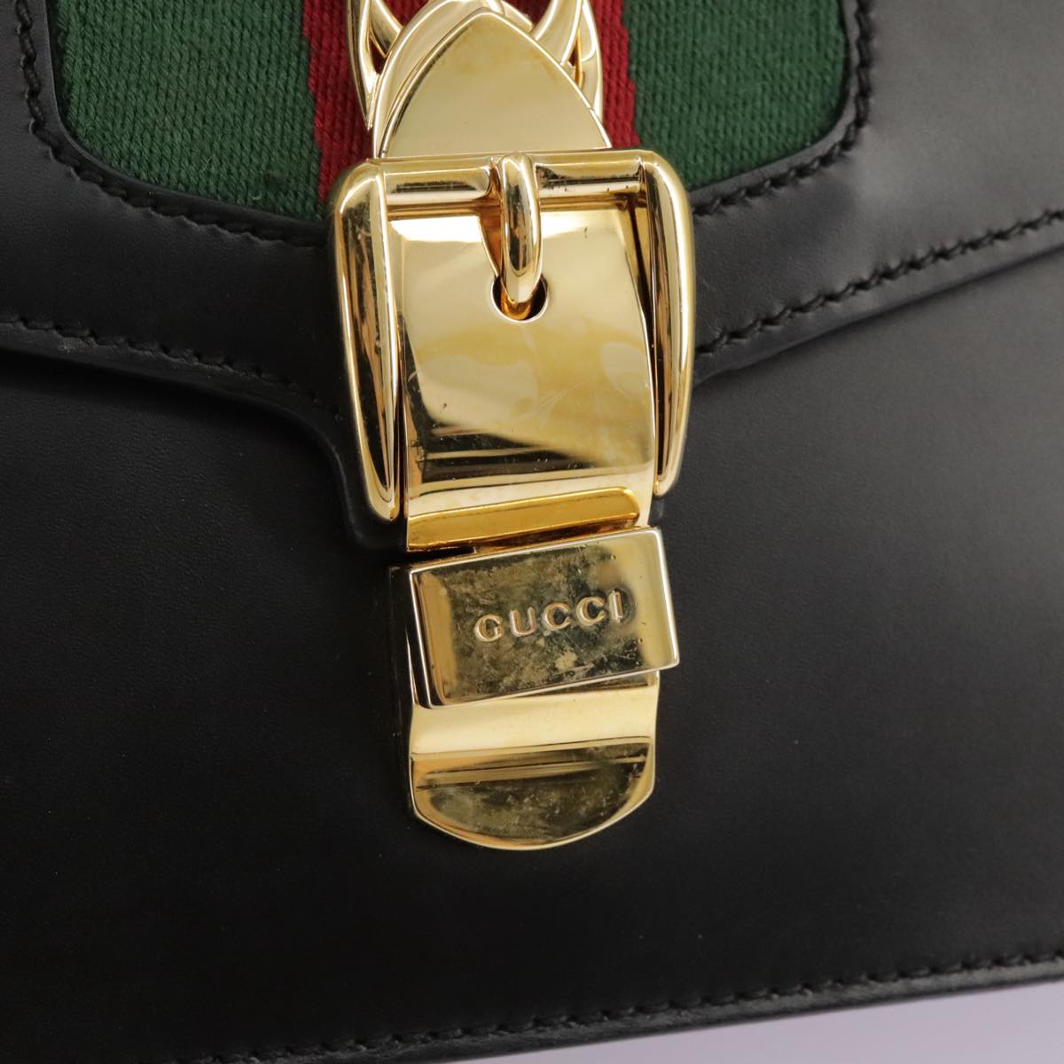 Gucci Sylvie Black Leather Shoulder Bag (Pre-Owned)