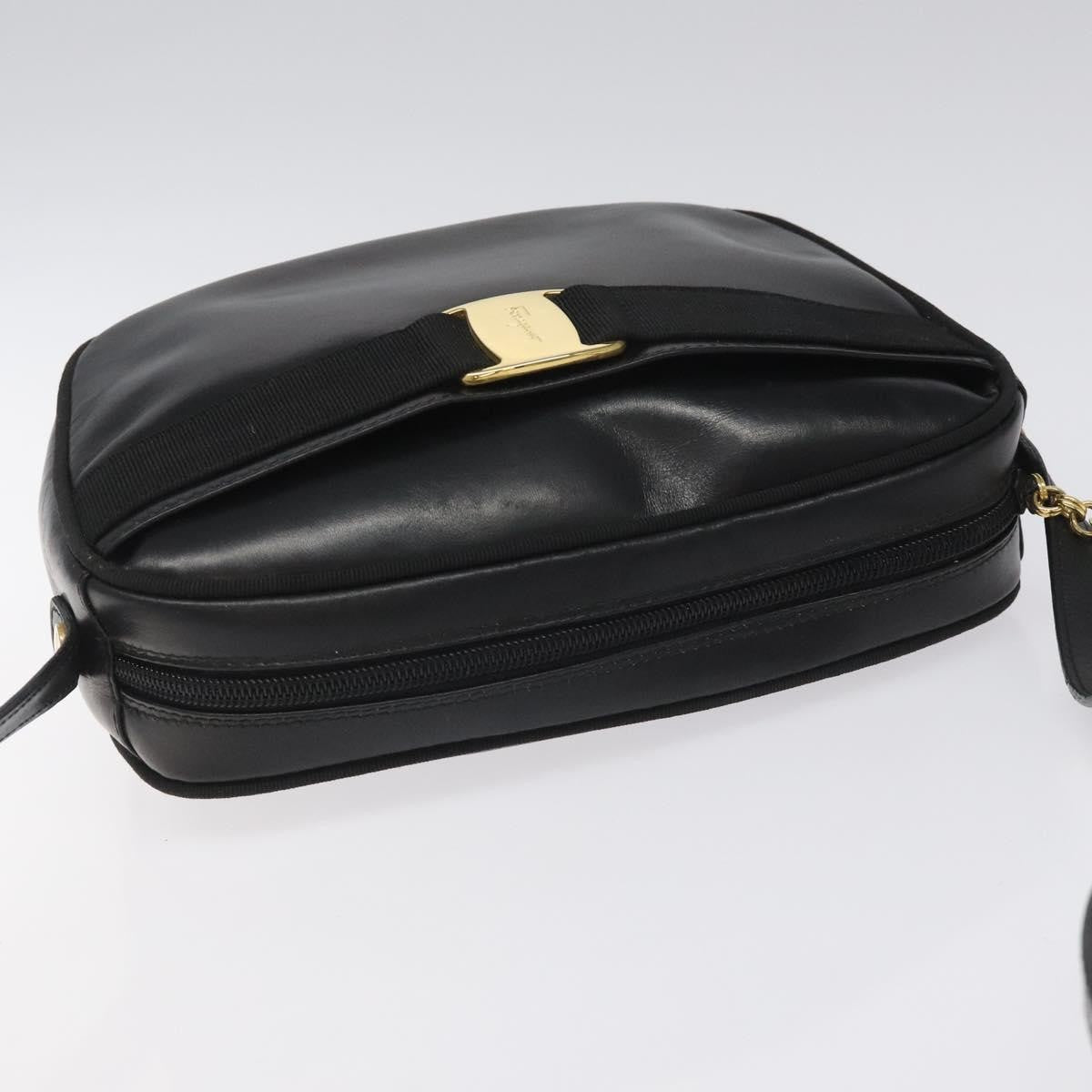 Salvatore Ferragamo Vara Bow Camera Leather Black Leather Shoulder Bag Bag (Pre-Owned)