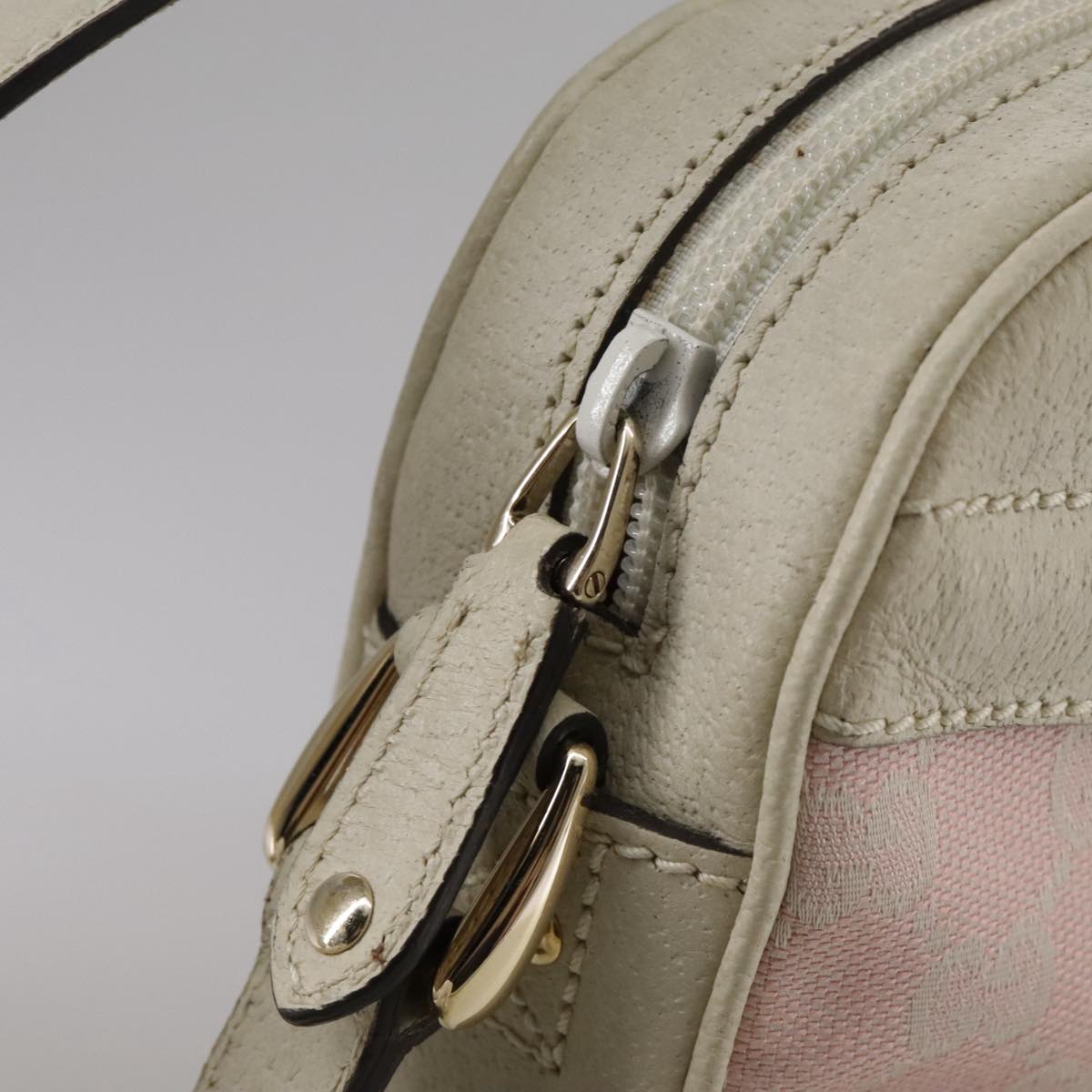 Gucci Crest Pink Leather Shoulder Bag (Pre-Owned)