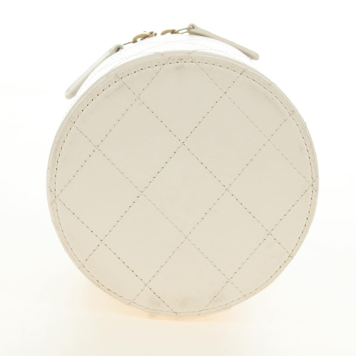 Chanel Cc Round Vanity Case With Chain Quilted Lambskin White Leather Shoulder Bag Bag (Pre-Owned)