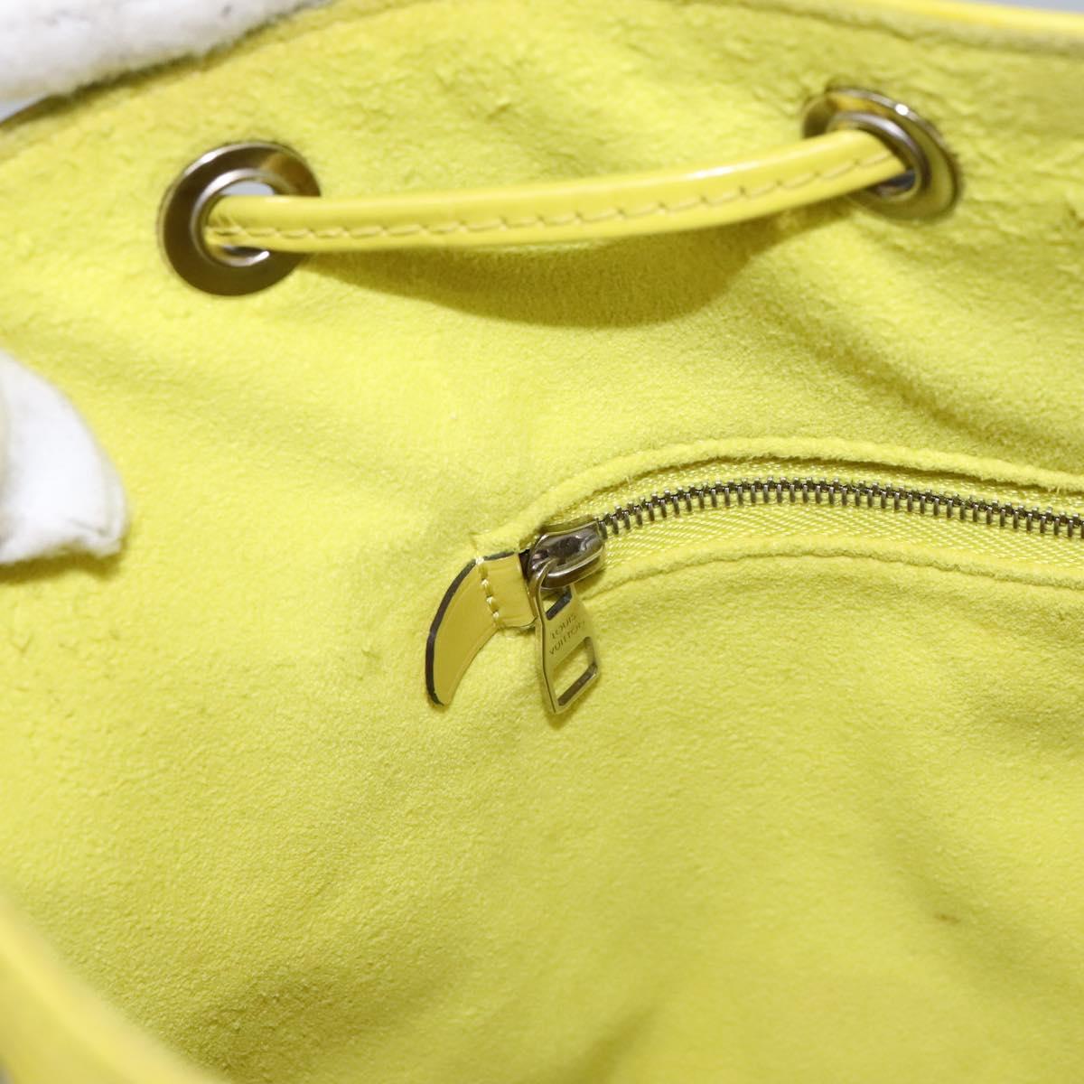 Louis Vuitton Petit Noé Green Leather Shoulder Bag (Pre-Owned)