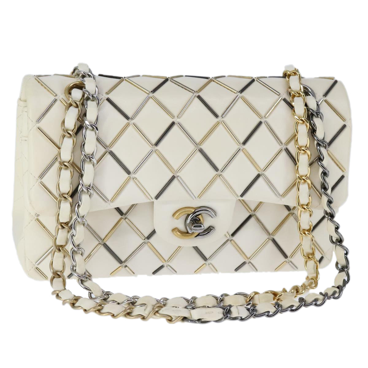 Chanel Timeless White Leather Shoulder Bag (Pre-Owned)