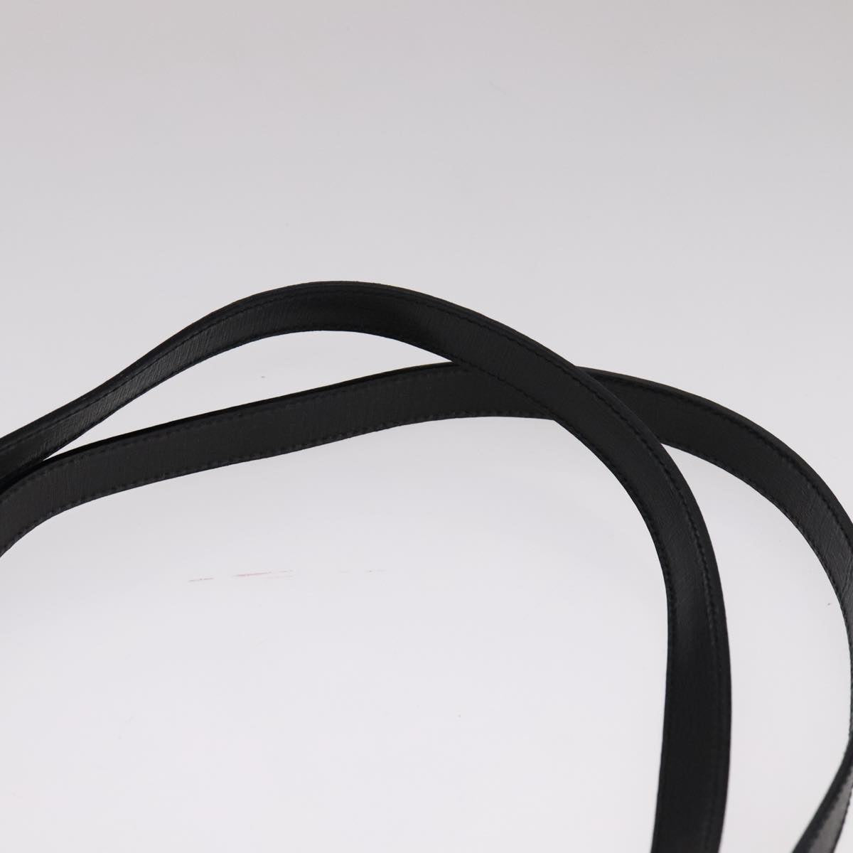 Salvatore Ferragamo Vara Black Leather Shoulder Bag (Pre-Owned)