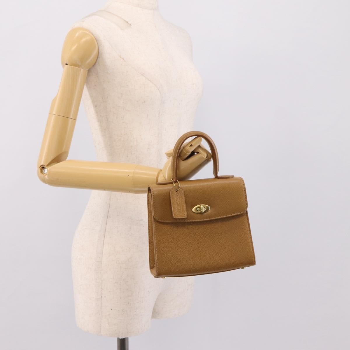 Coach Handbag Sling Beige Leather Handbag (Pre-Owned)