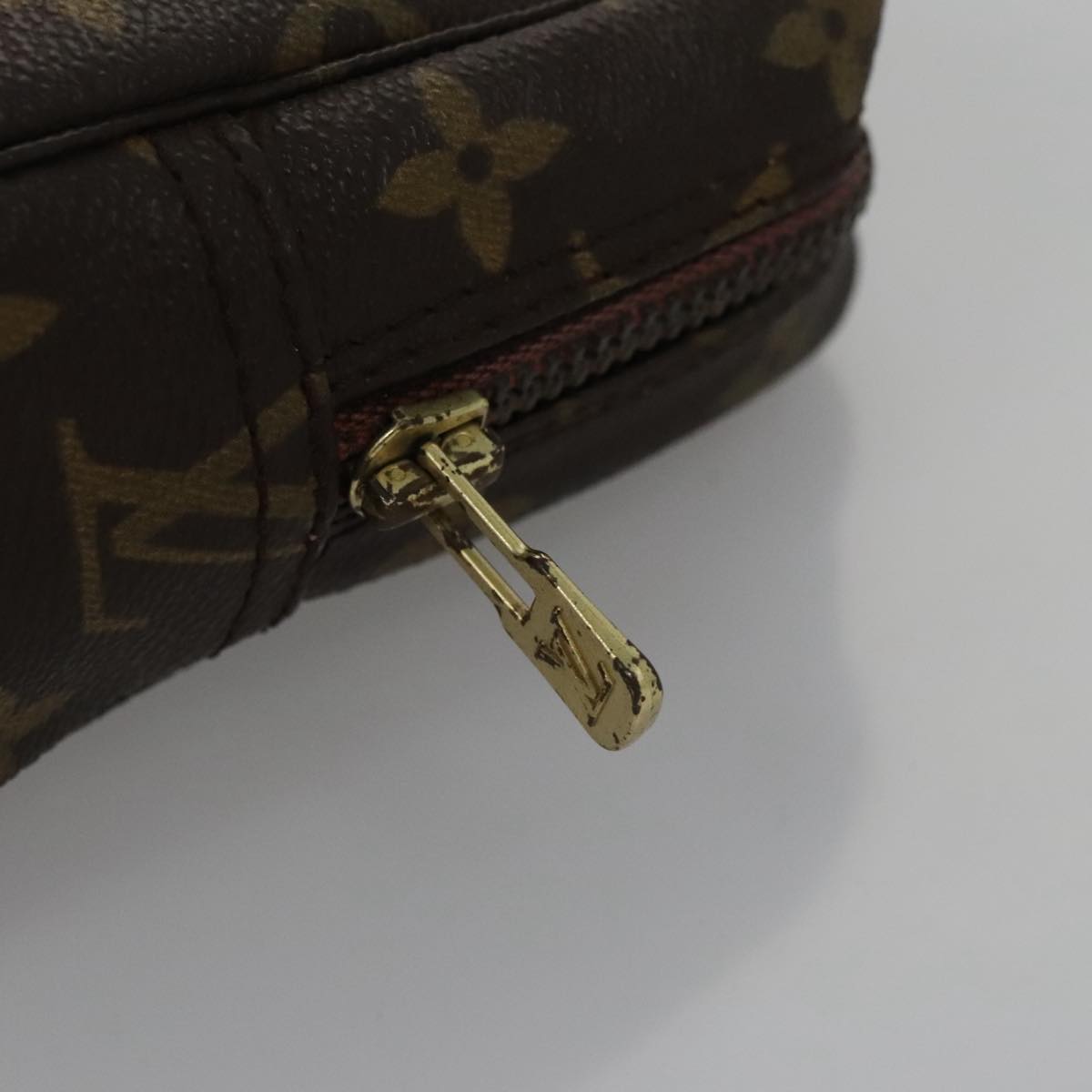 Louis Vuitton Truth Toilette 23 Brown Canvas Clutch Bag (Pre-Owned)