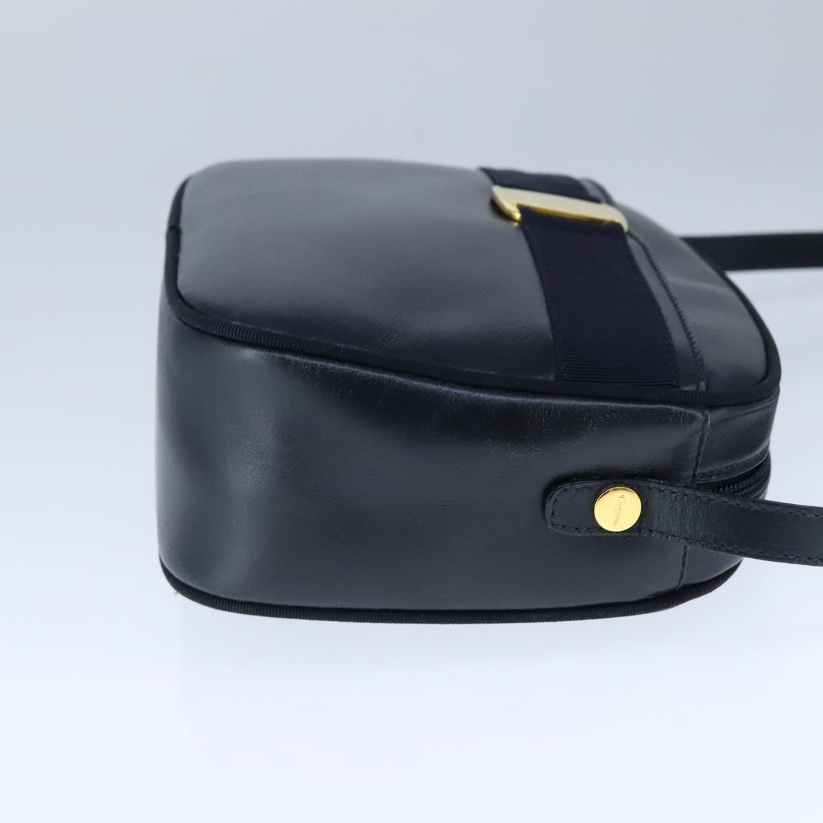 Salvatore Ferragamo Vara Navy Leather Shoulder Bag (Pre-Owned)