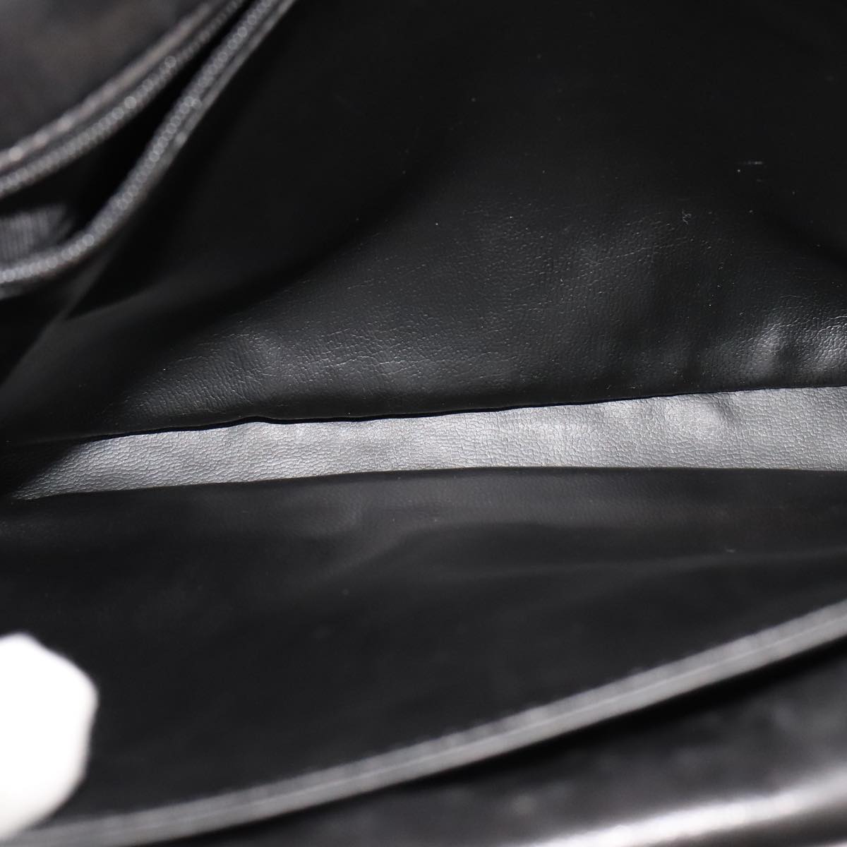 Bally Black Leather Shoulder Bag (Pre-Owned)