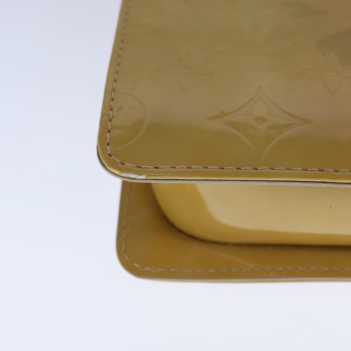 Louis Vuitton Mott Beige Patent Leather Clutch Bag (Pre-Owned)