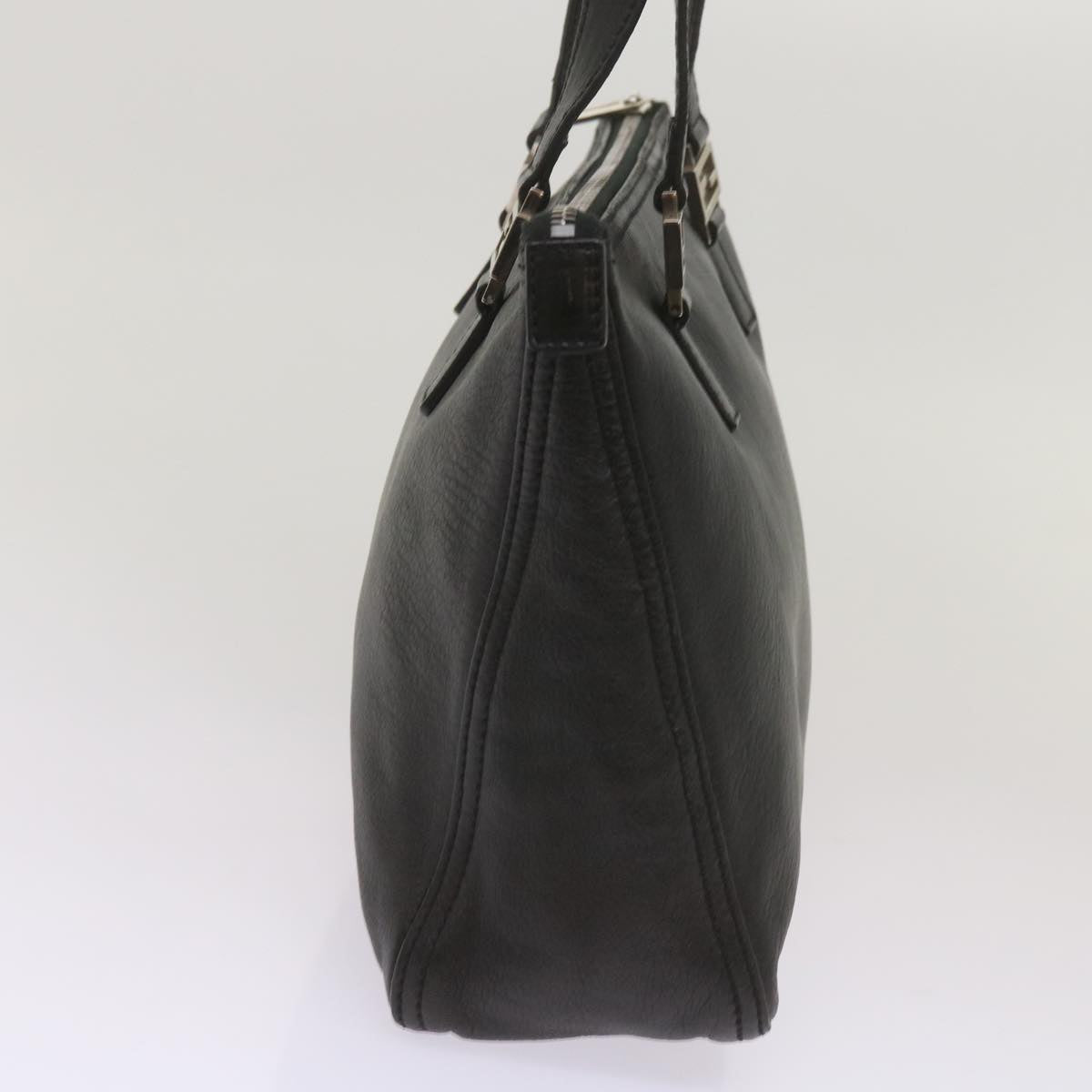 Fendi -- Black Leather Handbag (Pre-Owned)