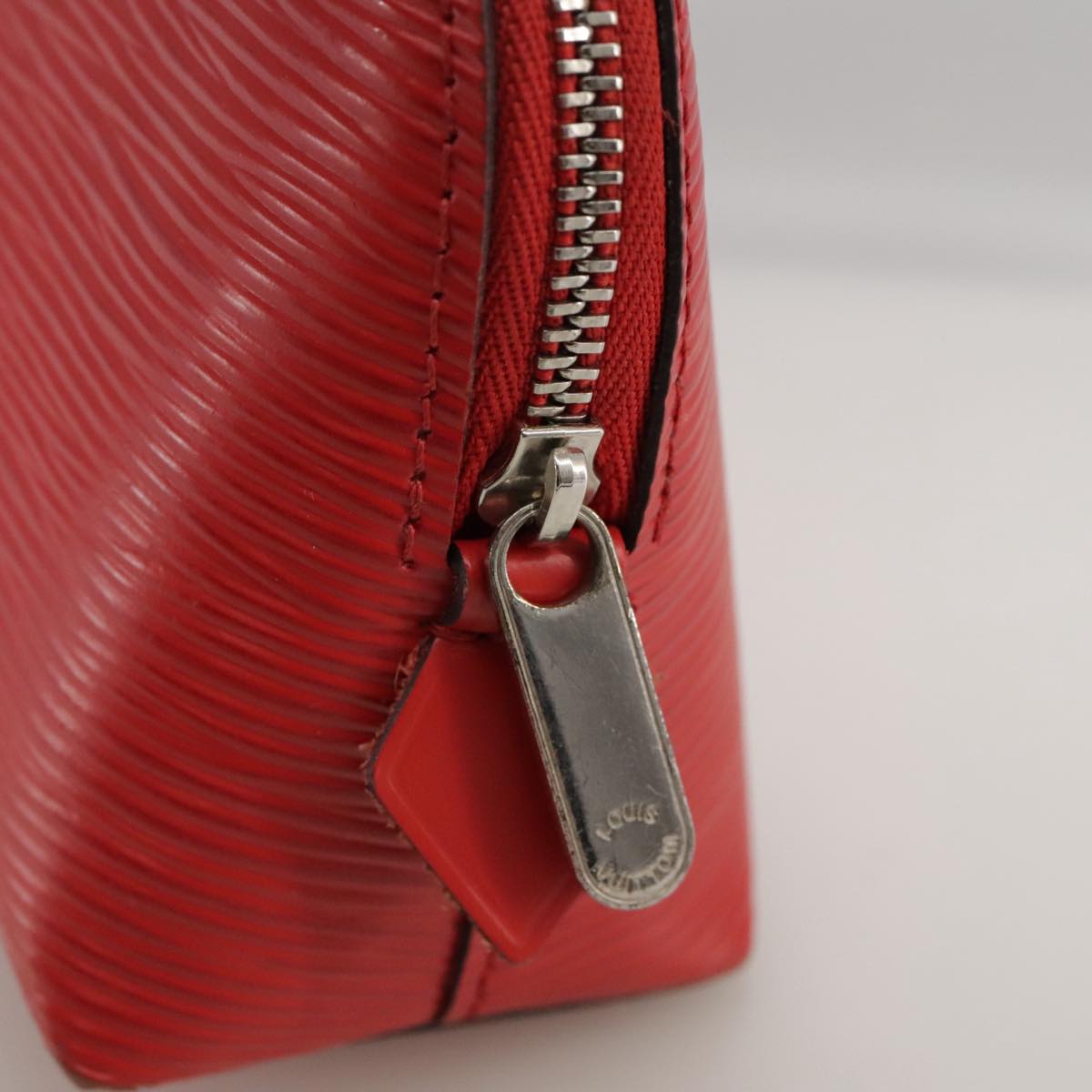 Louis Vuitton Cosmetic Pouch Red Leather Clutch Bag (Pre-Owned)
