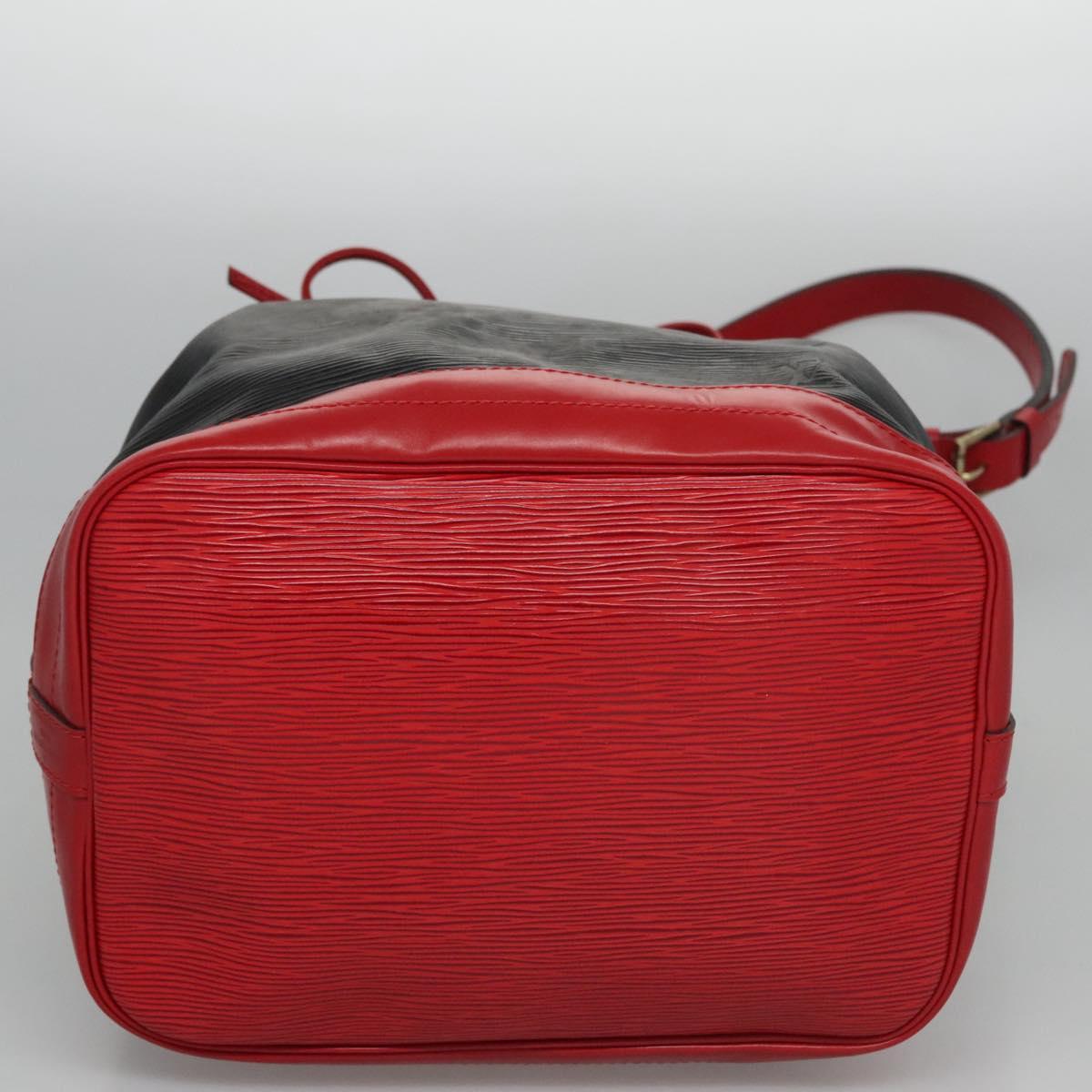 Louis Vuitton Noe Black Leather Shoulder Bag (Pre-Owned)