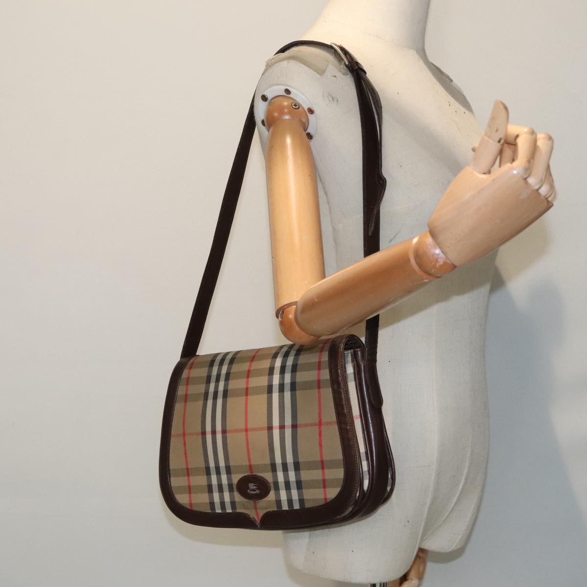 Burberry Nova Check Beige Canvas Shoulder Bag (Pre-Owned)