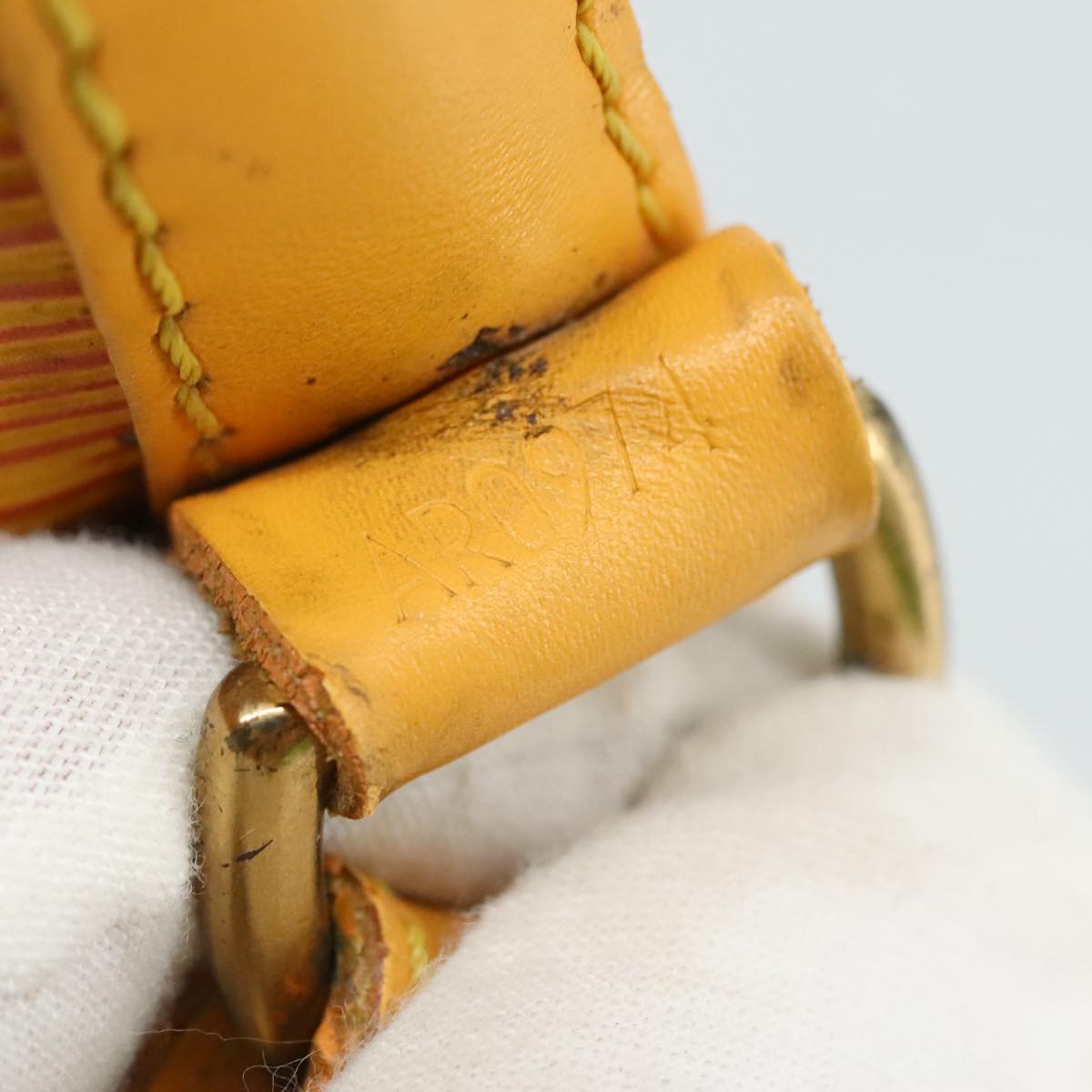 Louis Vuitton Noé Pm Yellow Leather Shoulder Bag (Pre-Owned)