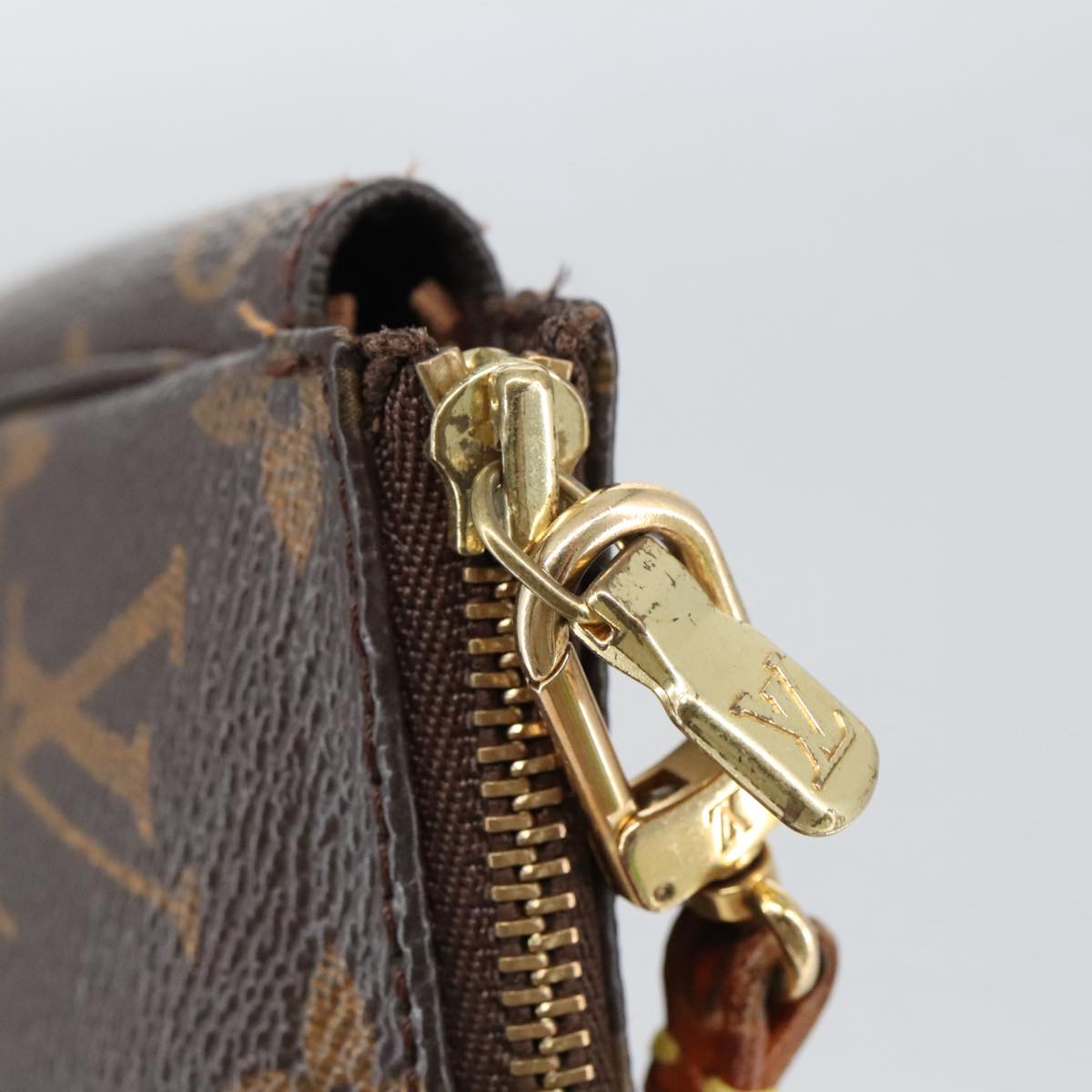 Louis Vuitton Pochette Accessoire Brown Canvas Clutch Bag (Pre-Owned)