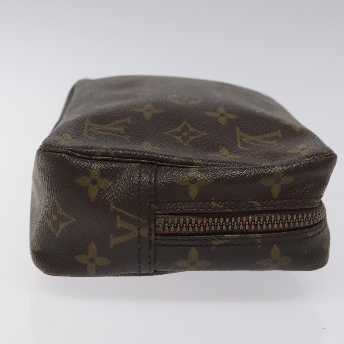 Louis Vuitton Truth Toilette 23 Brown Canvas Clutch Bag (Pre-Owned)