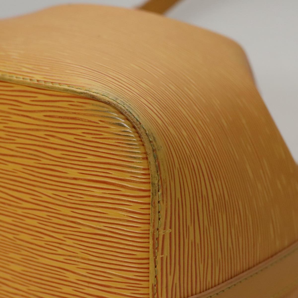 Louis Vuitton Petit Noé Yellow Leather Shoulder Bag (Pre-Owned)