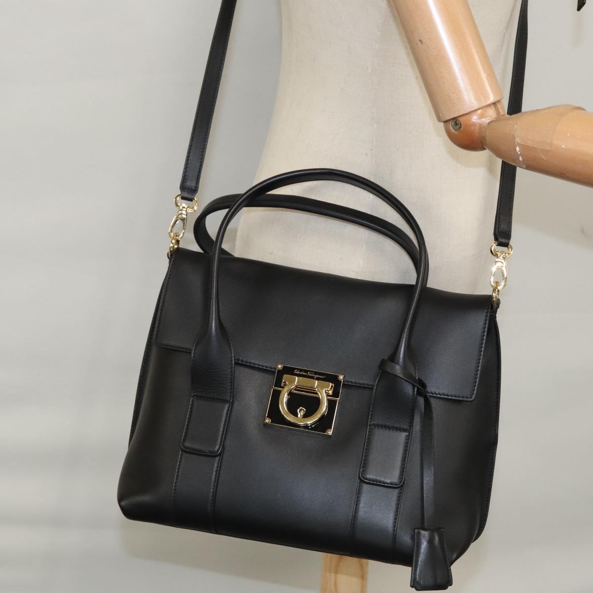Salvatore Ferragamo Sookie Black Leather Handbag (Pre-Owned)